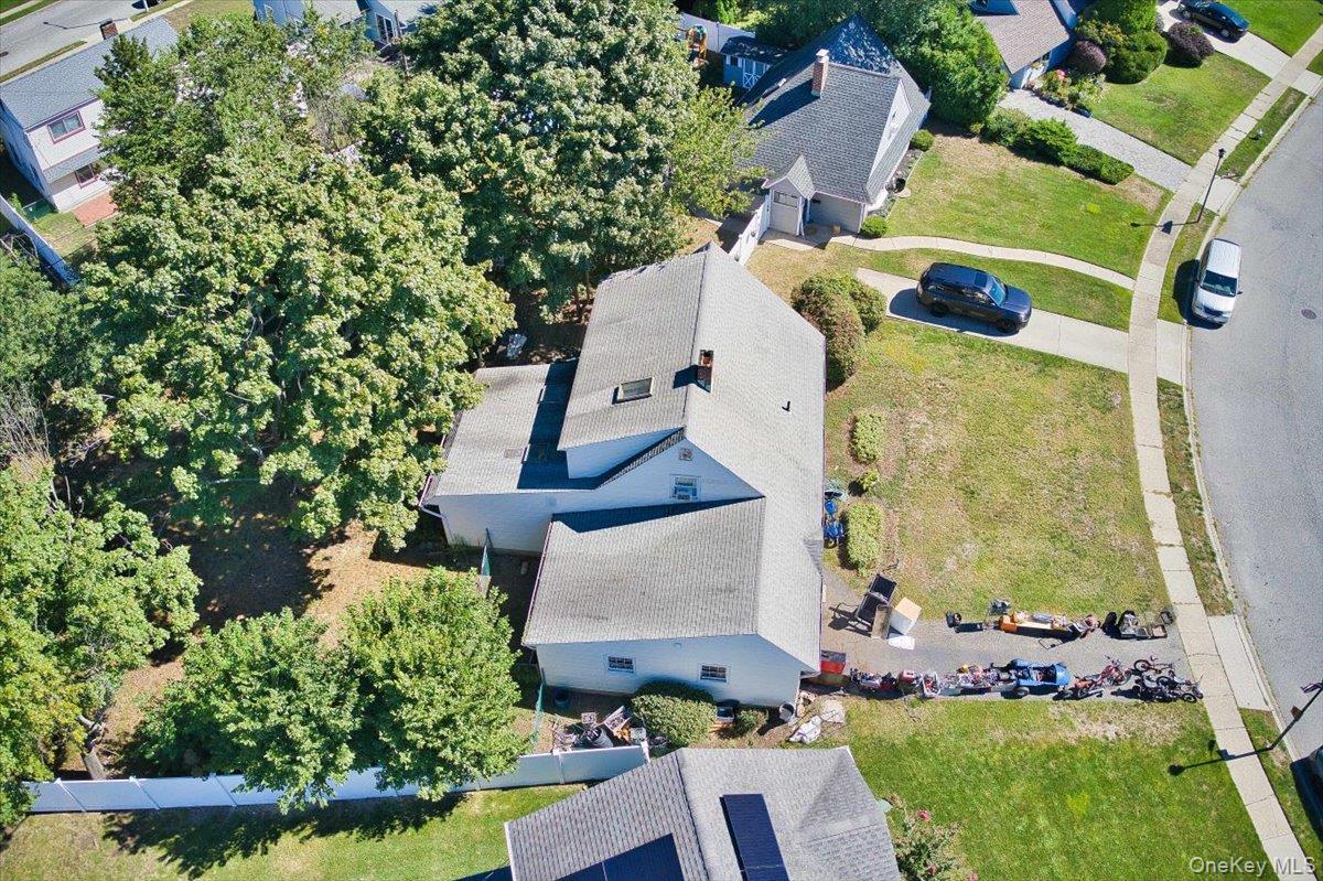 34 Ripple Lane, Levittown, NY 11756