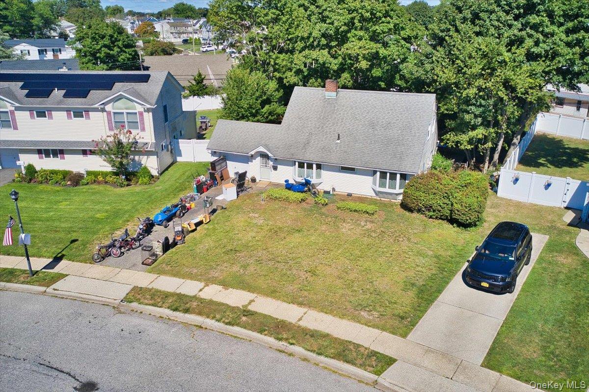 34 Ripple Lane, Levittown, NY 11756