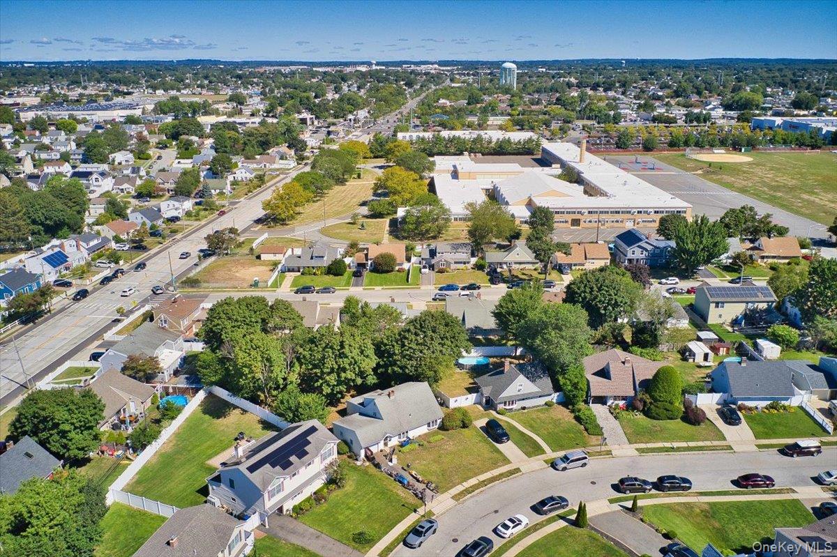 34 Ripple Lane, Levittown, NY 11756