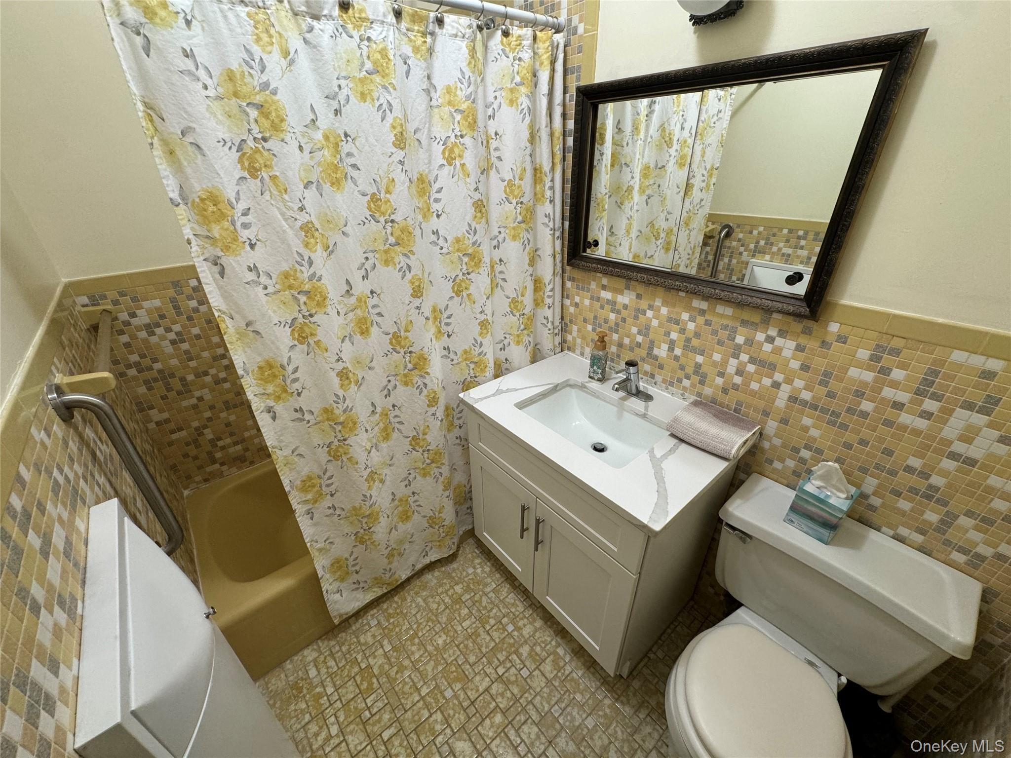 2590 37th Street, Astoria, NY 11103