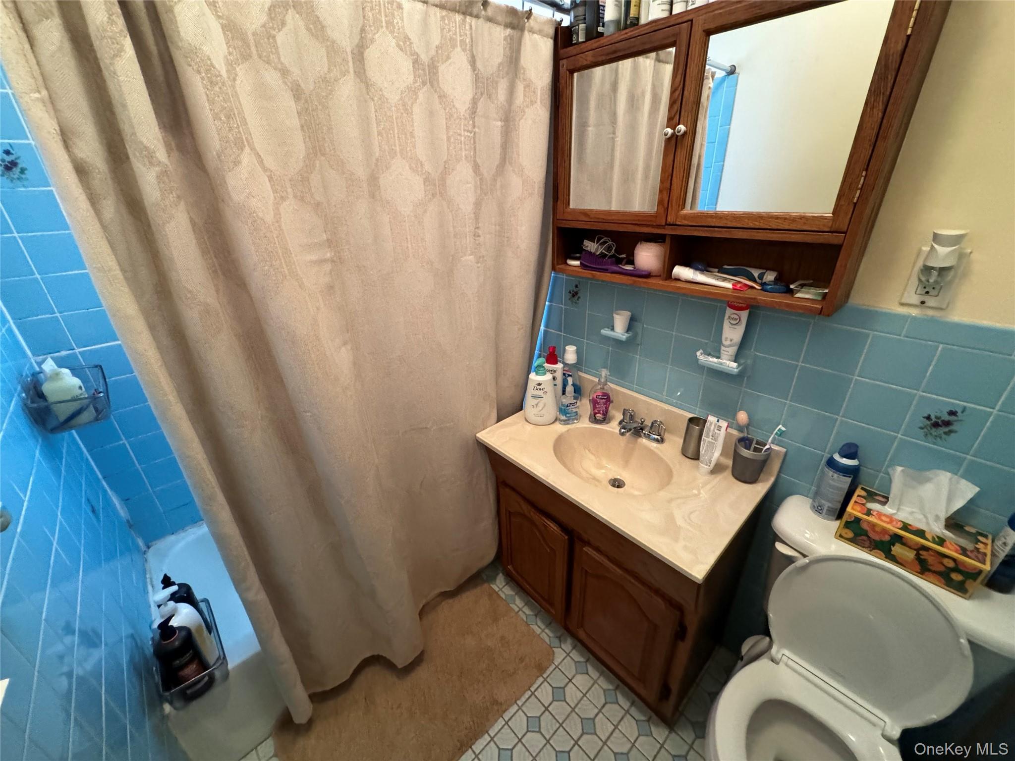 2590 37th Street, Astoria, NY 11103