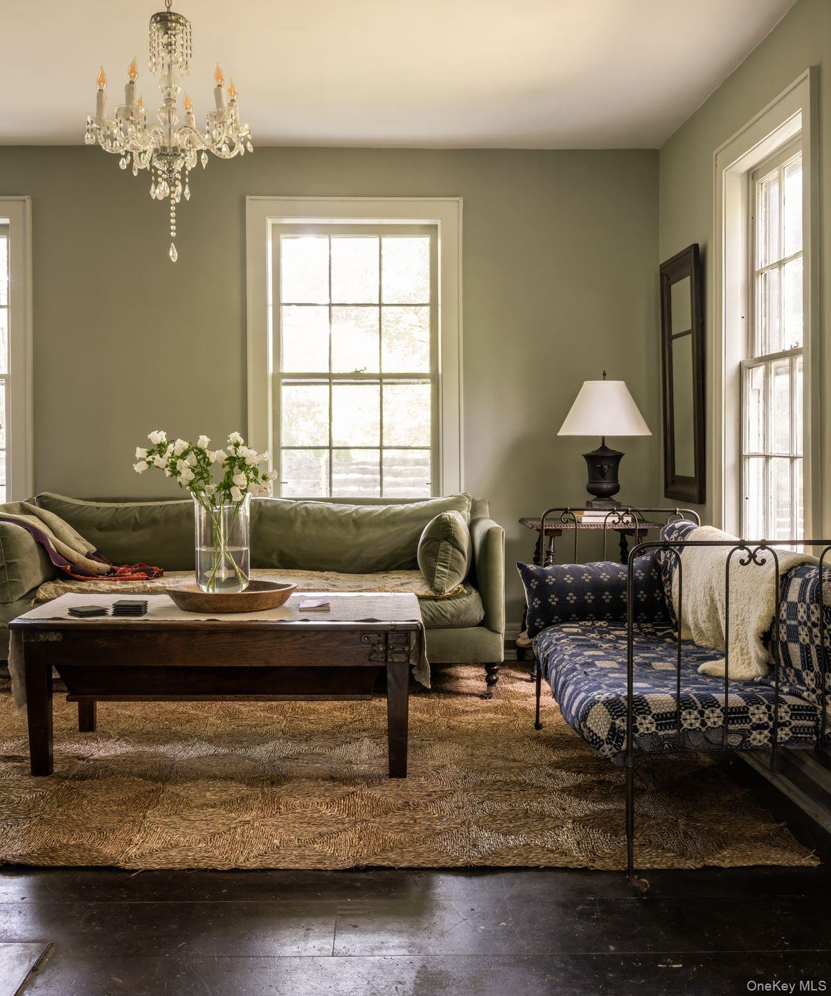 24 Van Wyck Lane, Claverack, NY 12534