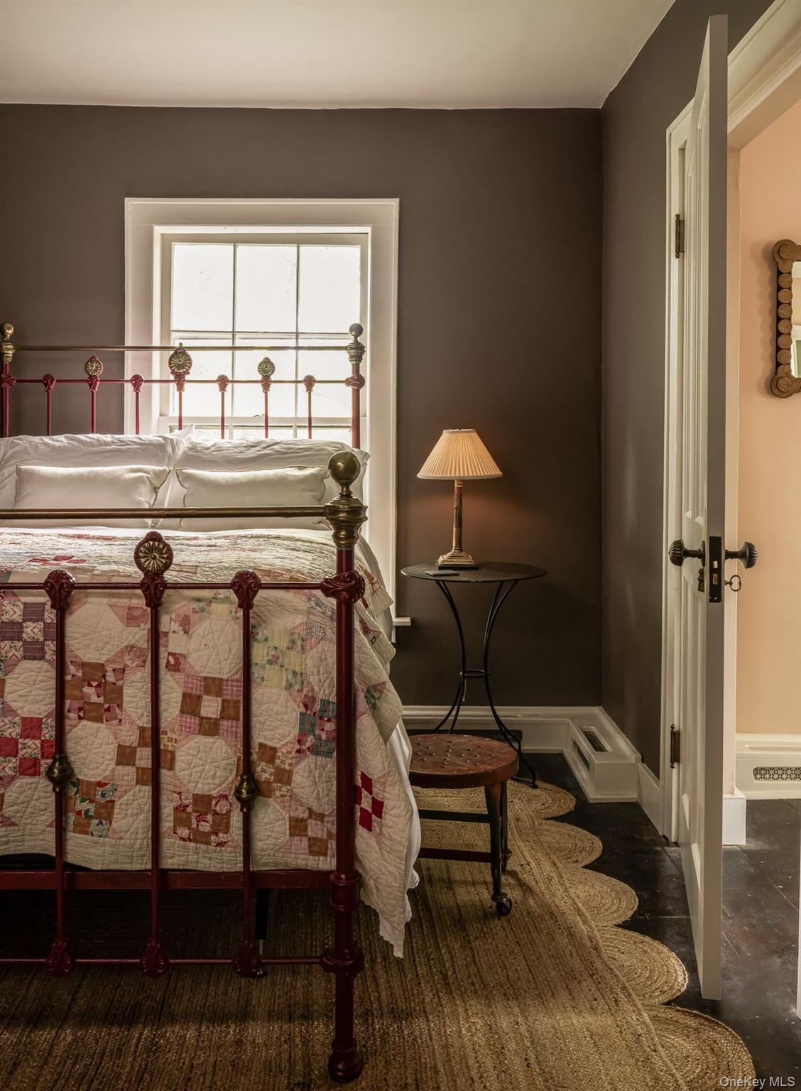 24 Van Wyck Lane, Claverack, NY 12534