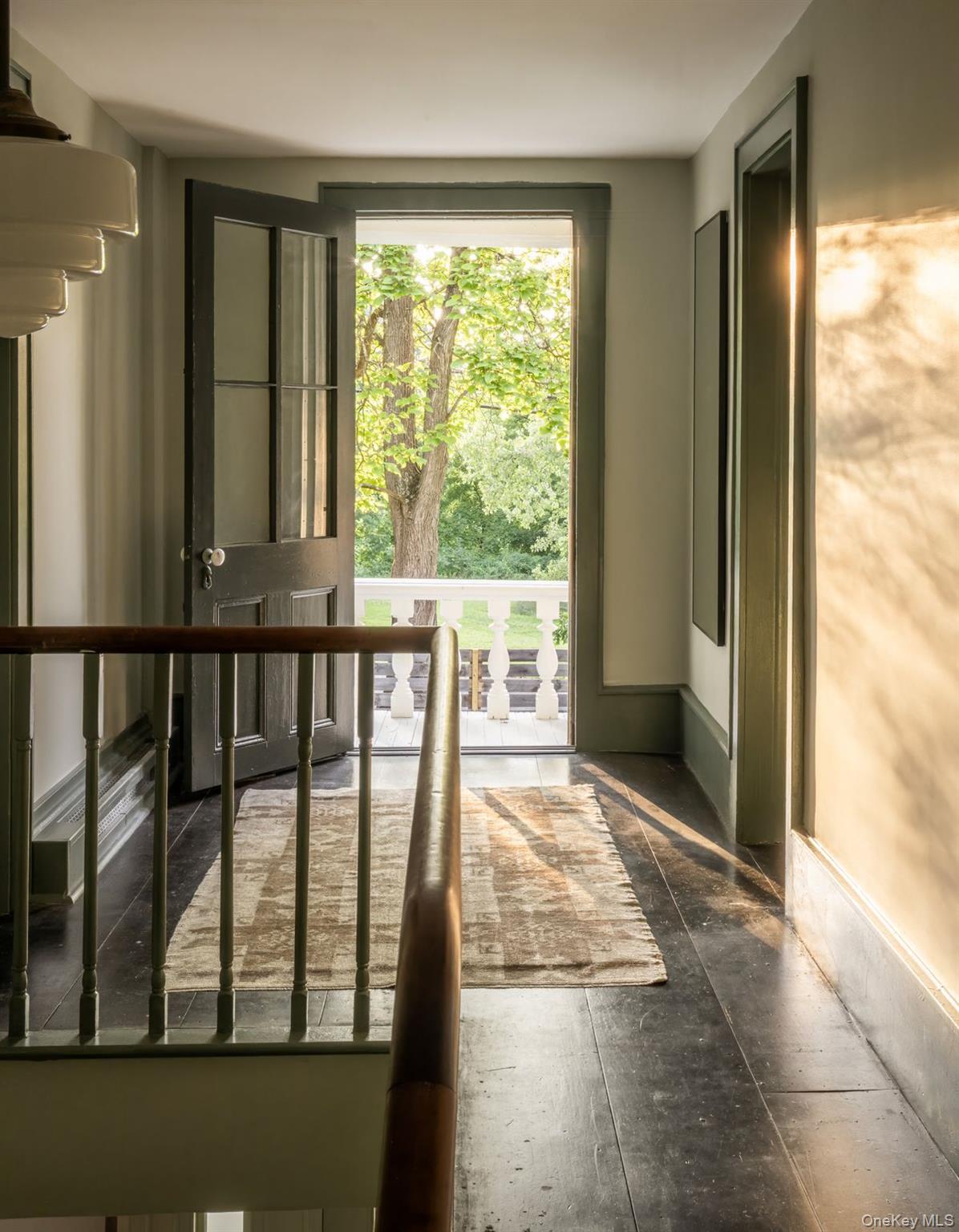 24 Van Wyck Lane, Claverack, NY 12534