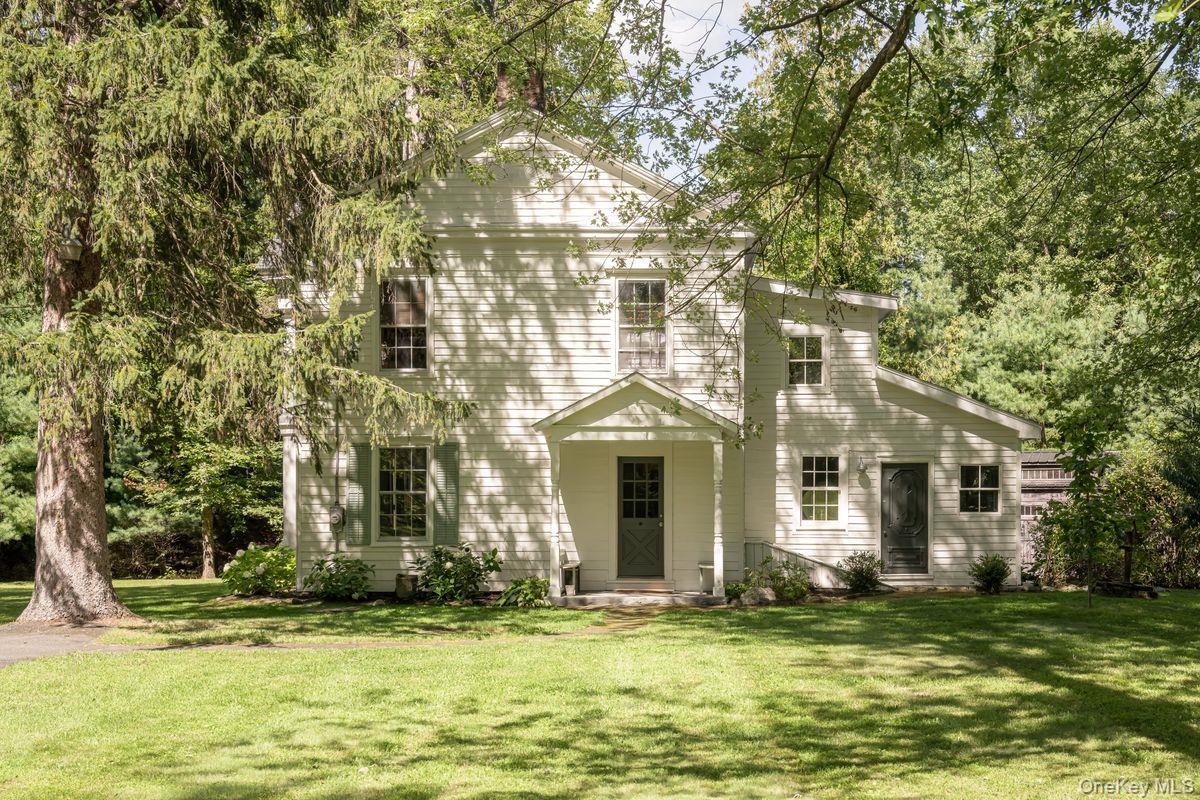 24 Van Wyck Lane, Claverack, NY 12534