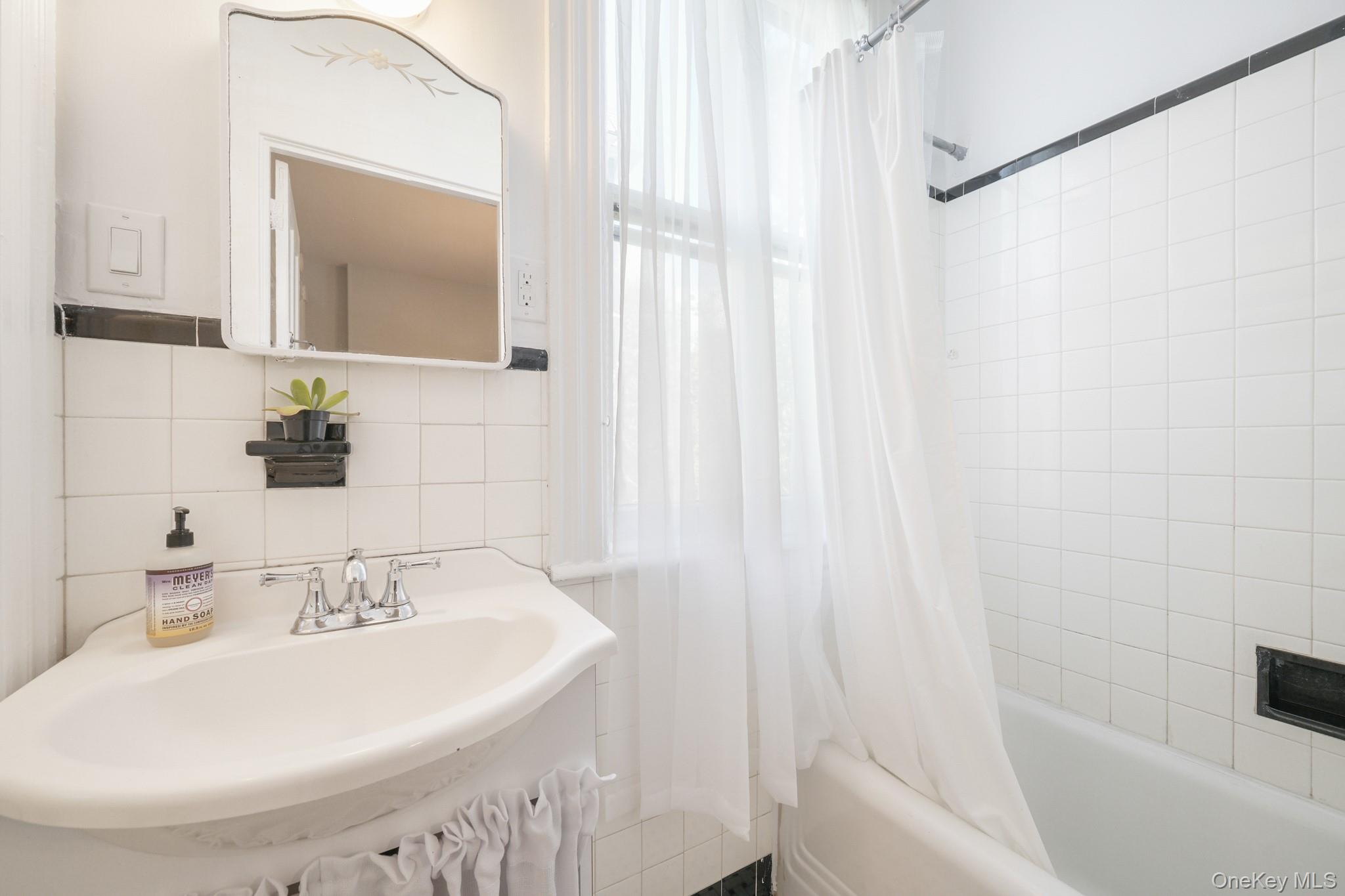 18 Division Avenue, Nyack, NY 10960