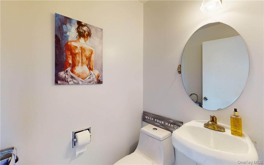 96 Old Pascack Road, Pearl River, NY 10965