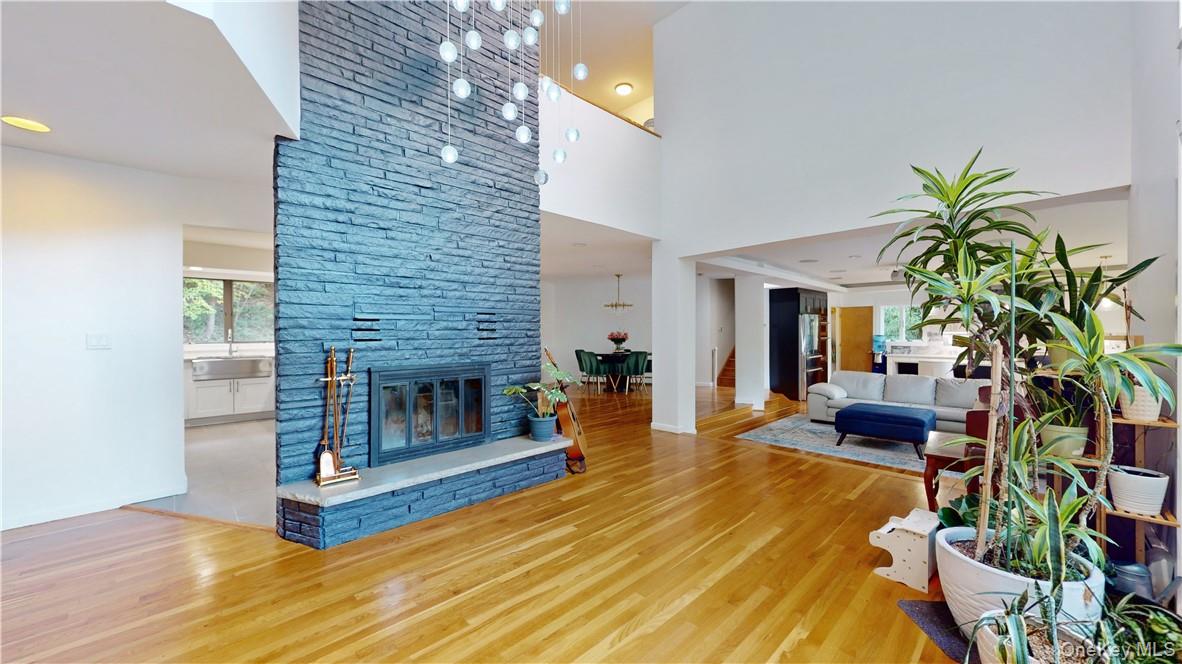 96 Old Pascack Road, Pearl River, NY 10965