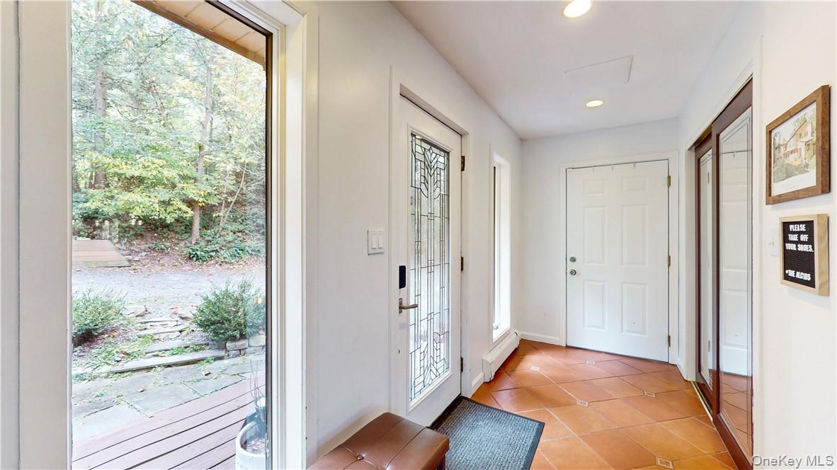 96 Old Pascack Road, Pearl River, NY 10965