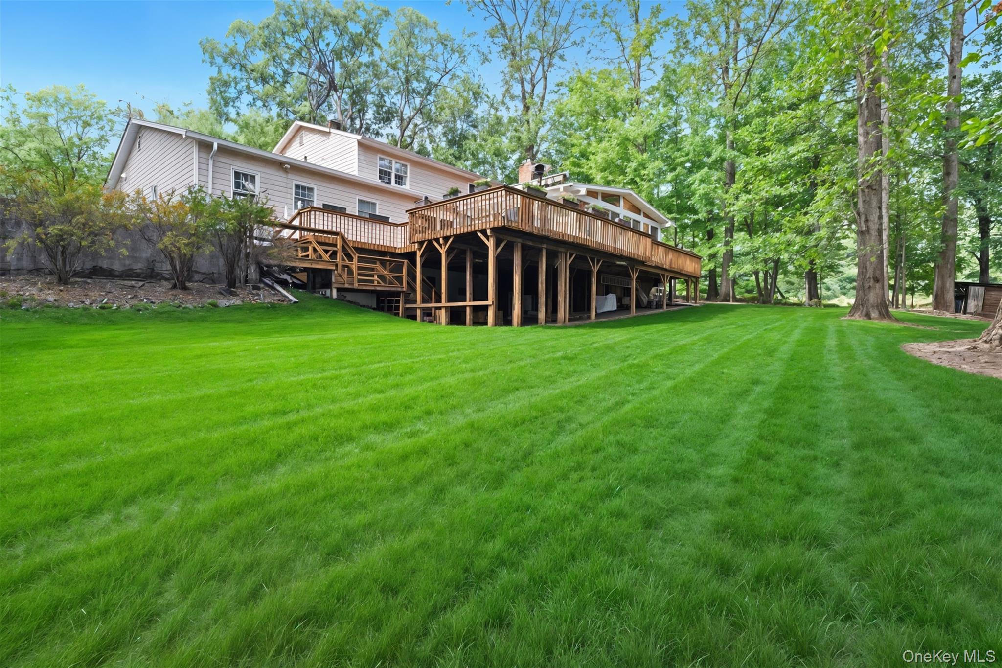 19 Stonehedge Drive, West Nyack, NY 10994