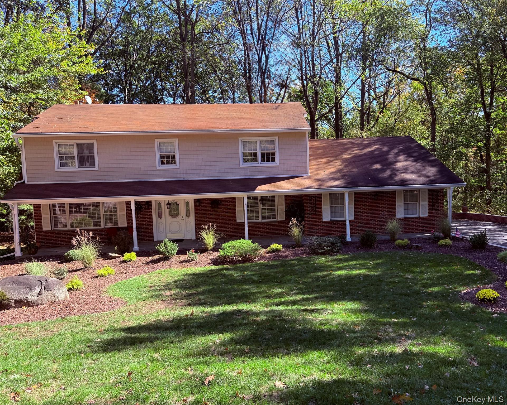 19 Stonehedge Drive, West Nyack, NY 10994