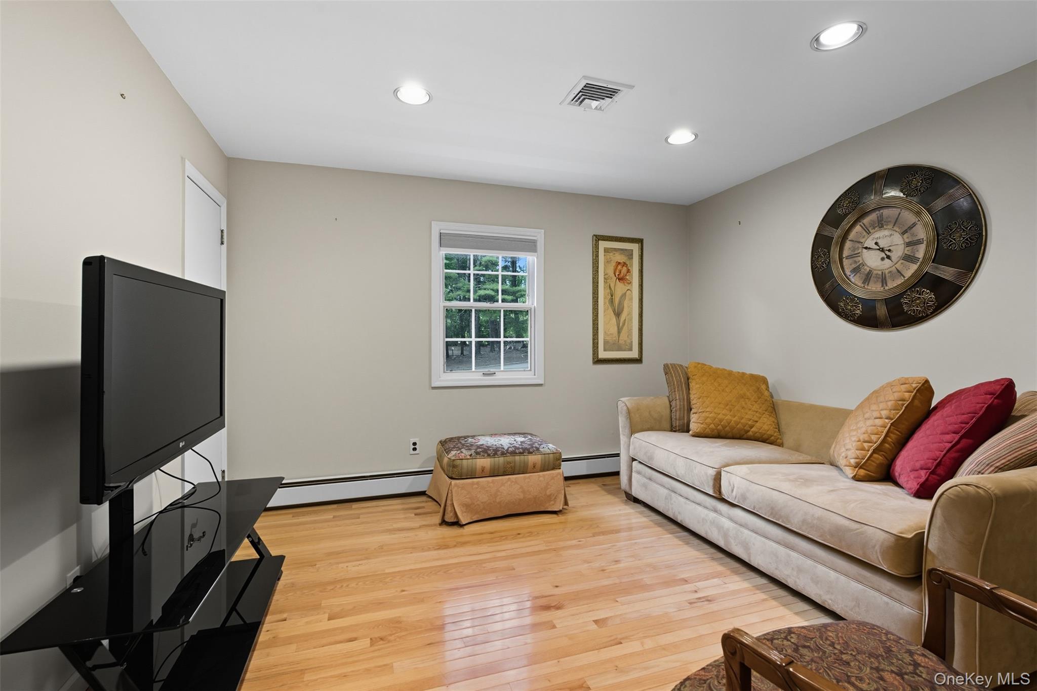 19 Stonehedge Drive, West Nyack, NY 10994