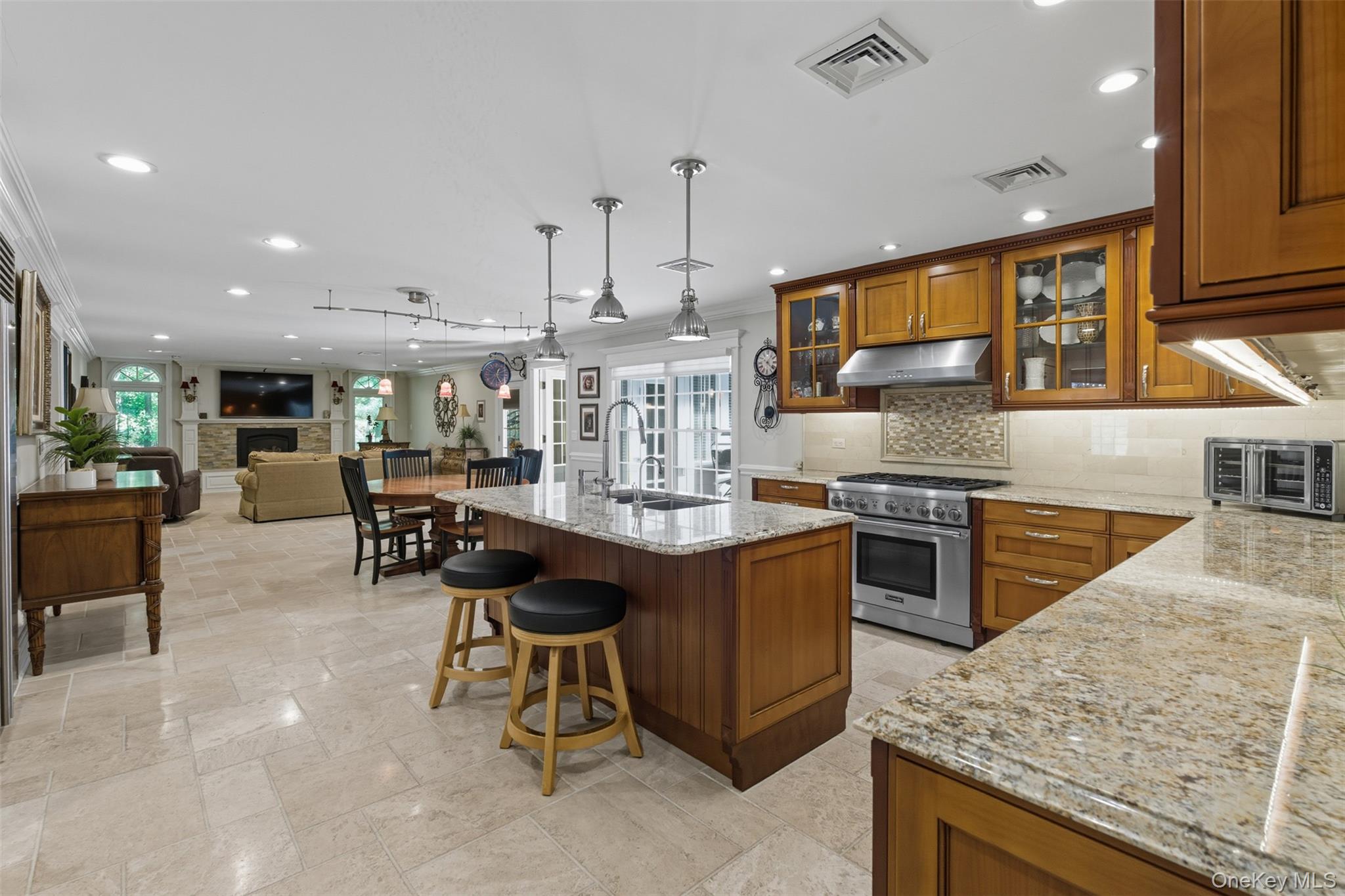 19 Stonehedge Drive, West Nyack, NY 10994