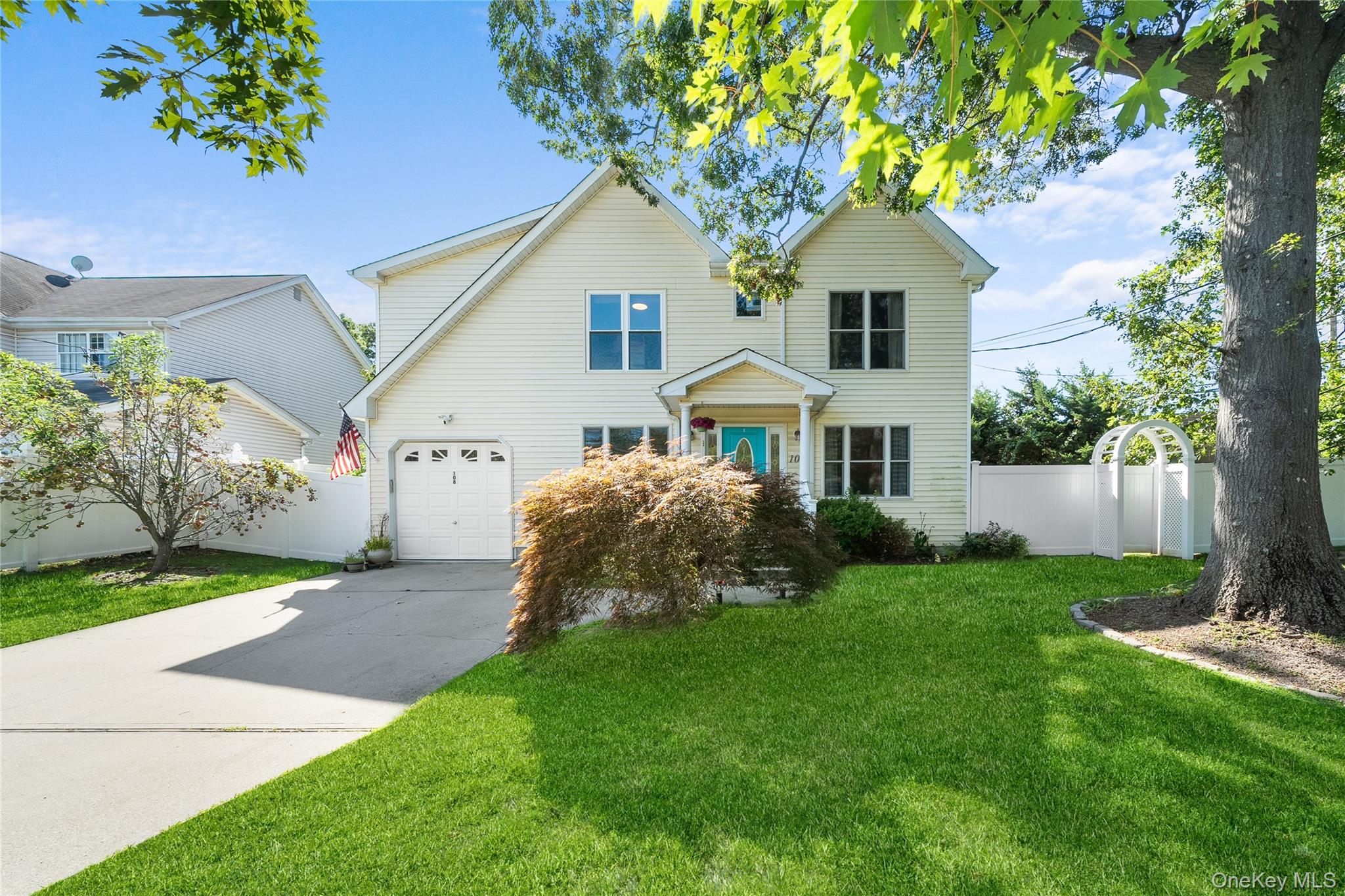 108 S Hillside Avenue, Nesconset, NY 11767