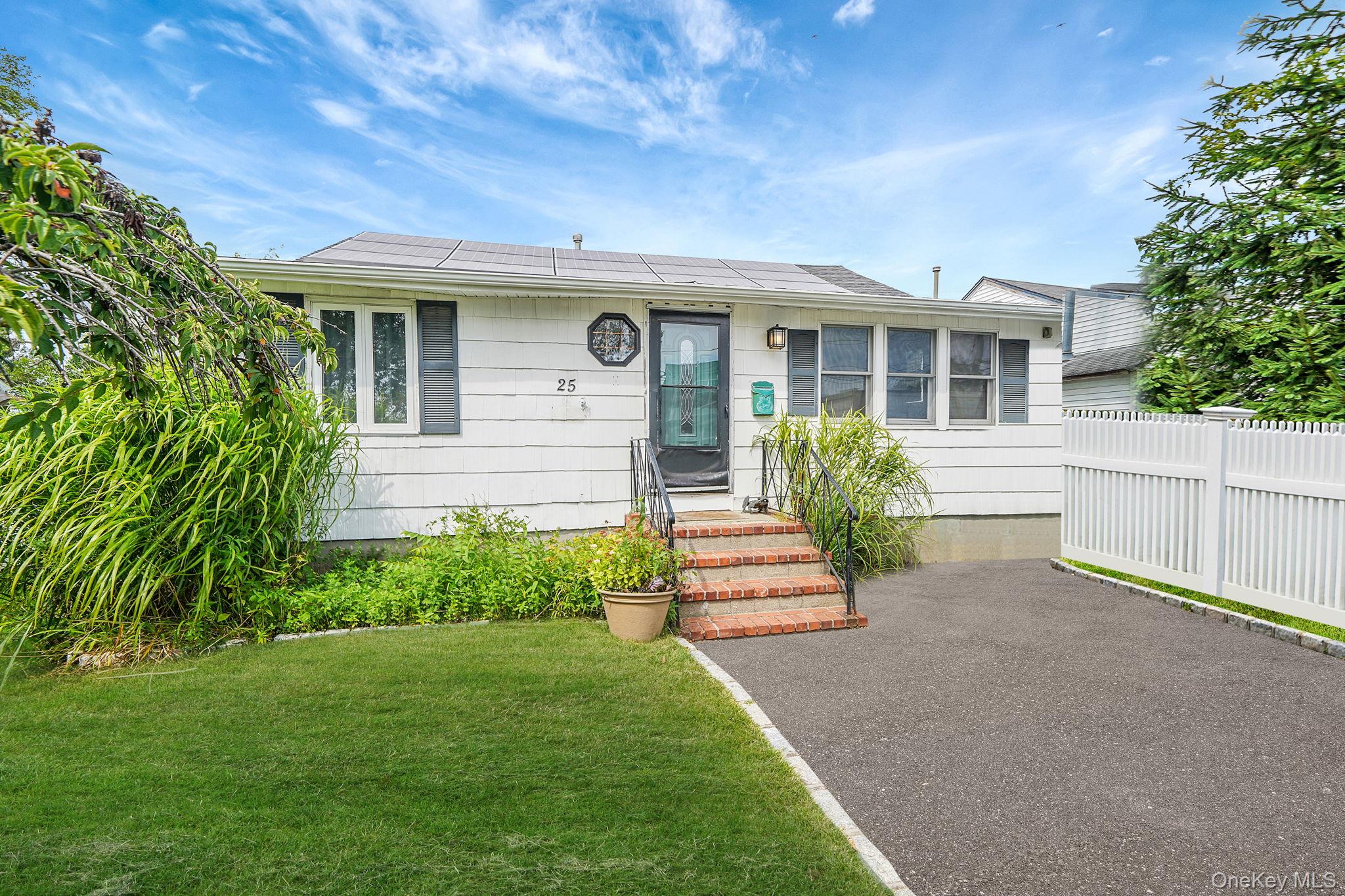 25 Patchogue Street, Patchogue, NY 11772