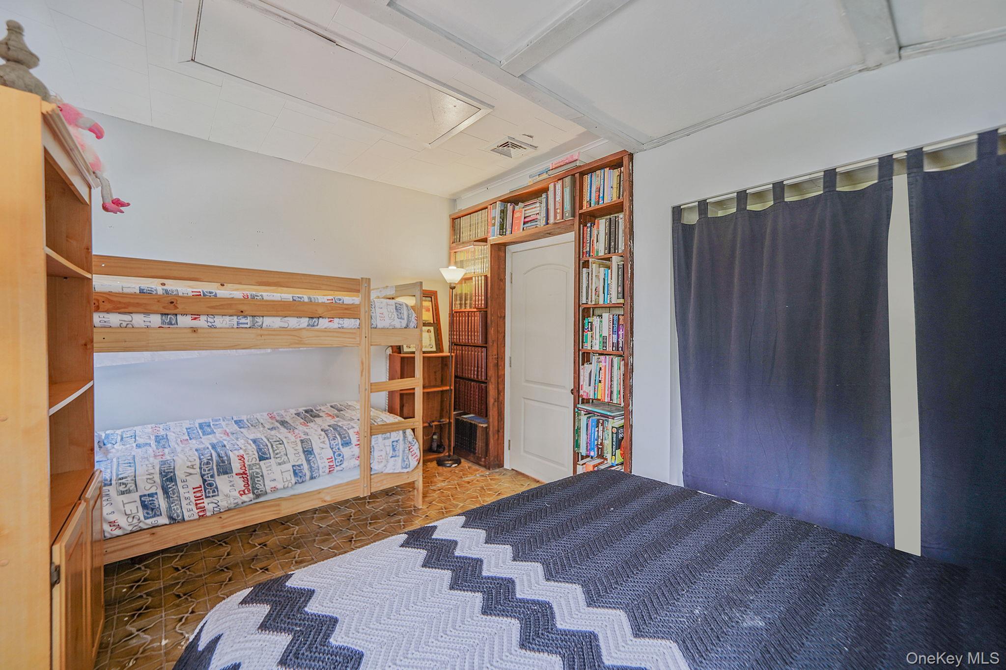 25 Patchogue Street, Patchogue, NY 11772