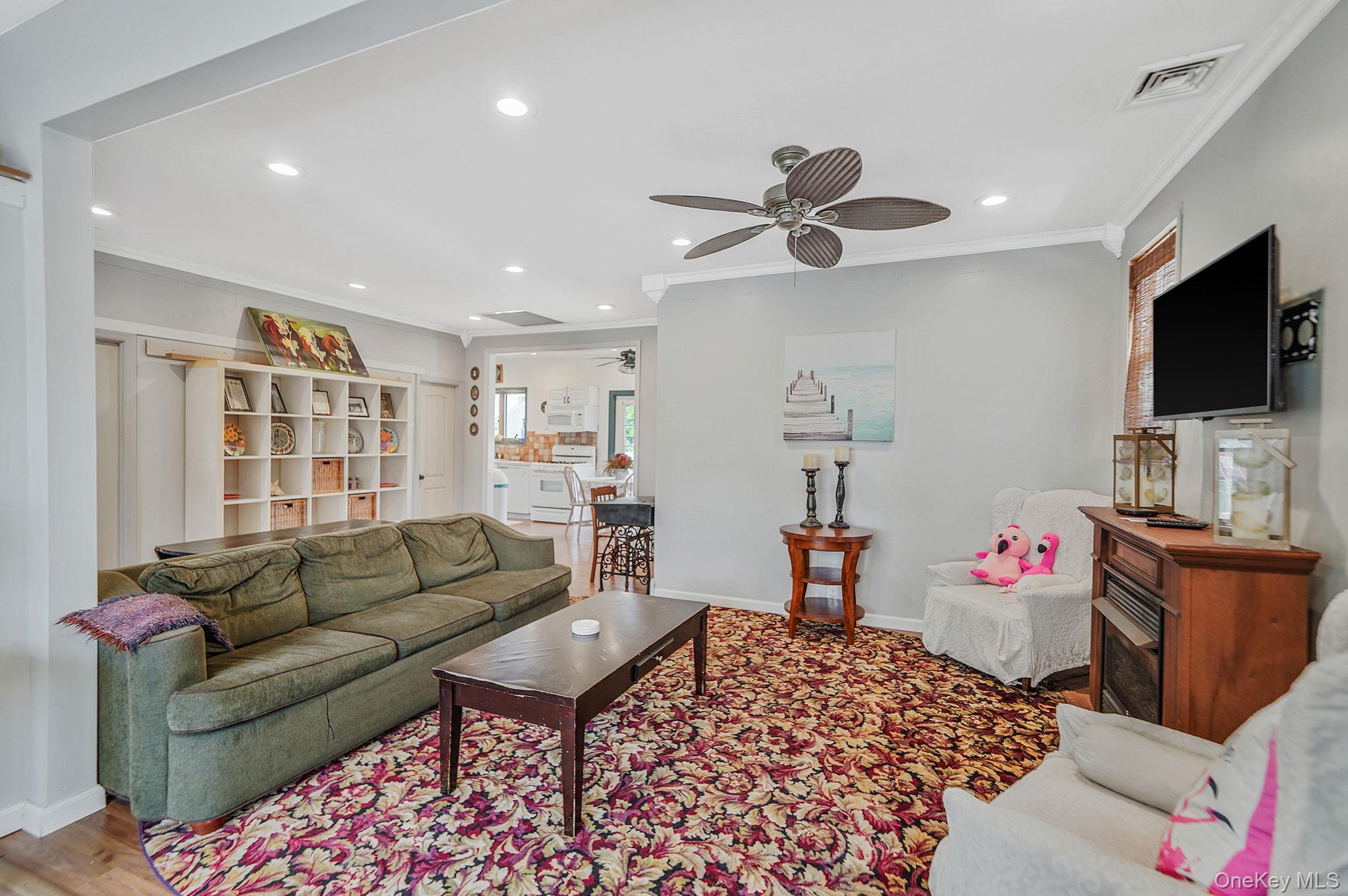 25 Patchogue Street, Patchogue, NY 11772