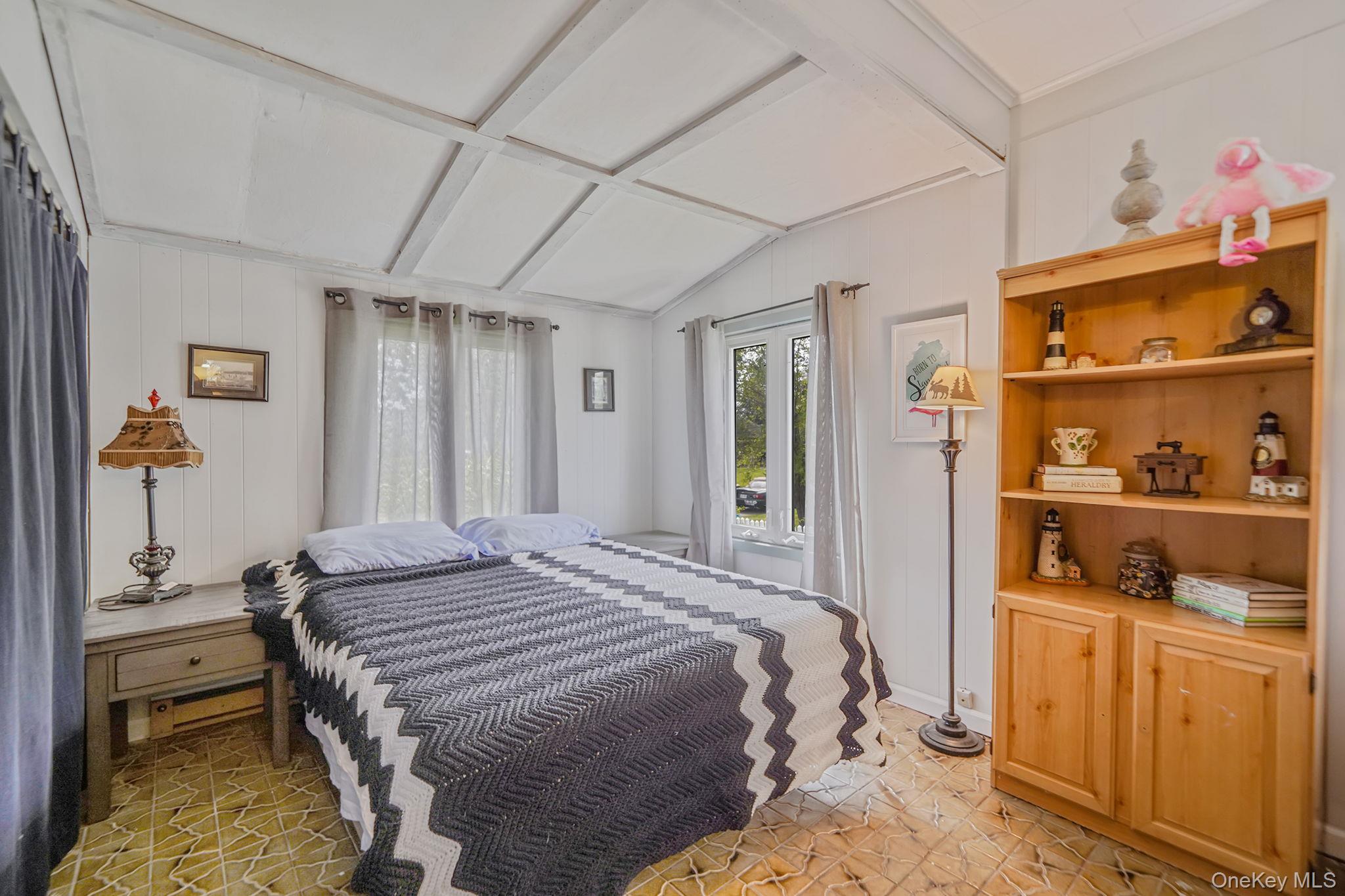 25 Patchogue Street, Patchogue, NY 11772