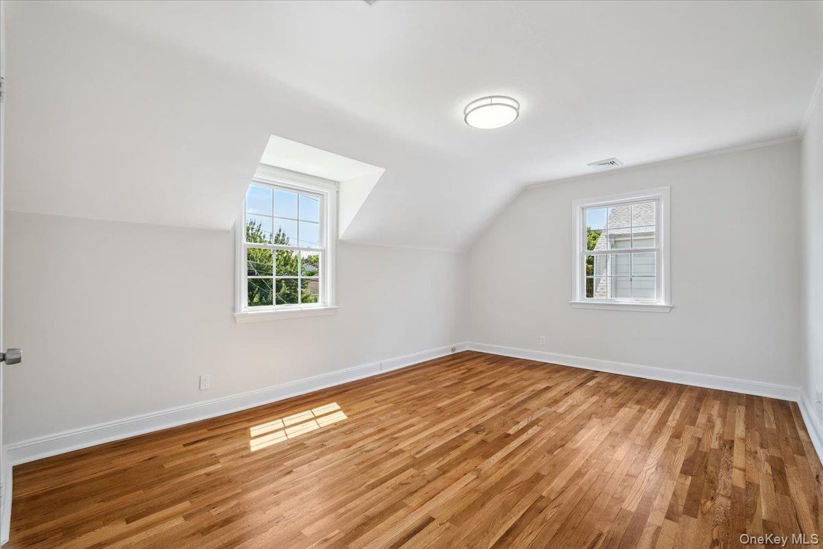 13 Cauldwell Street, Eastchester, NY 10709