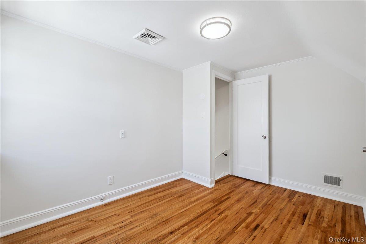 13 Cauldwell Street, Eastchester, NY 10709