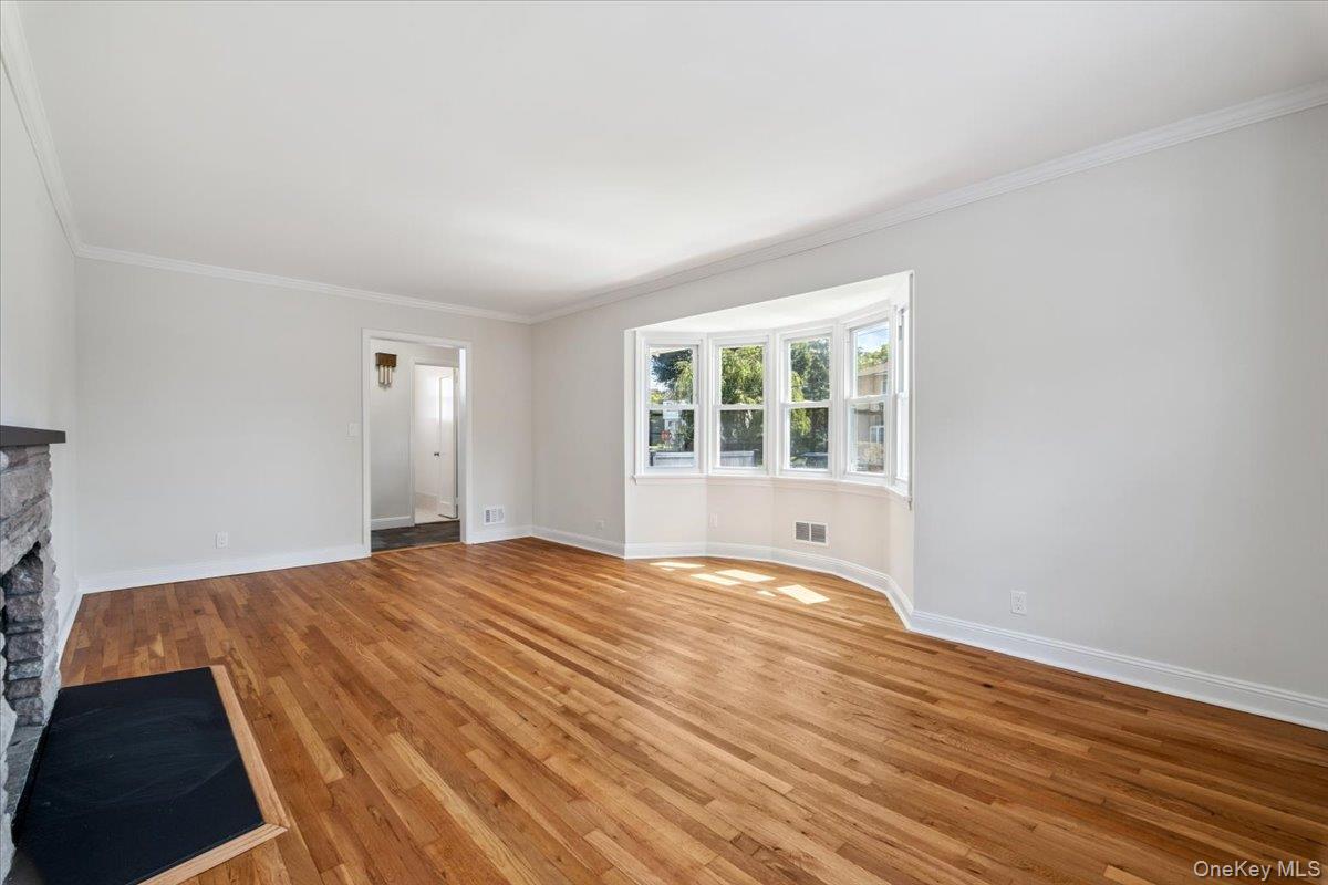 13 Cauldwell Street, Eastchester, NY 10709