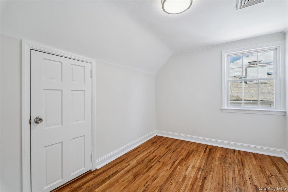 13 Cauldwell Street, Eastchester, NY 10709