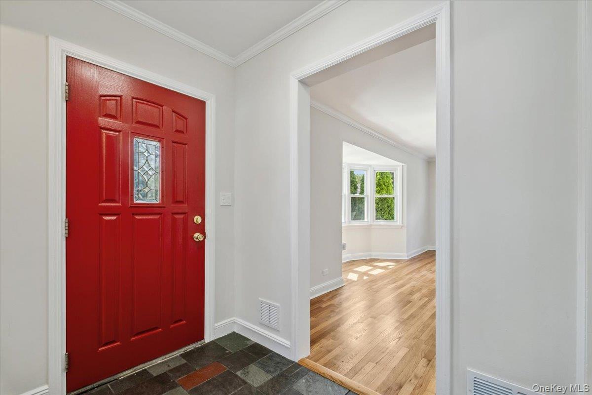 13 Cauldwell Street, Eastchester, NY 10709