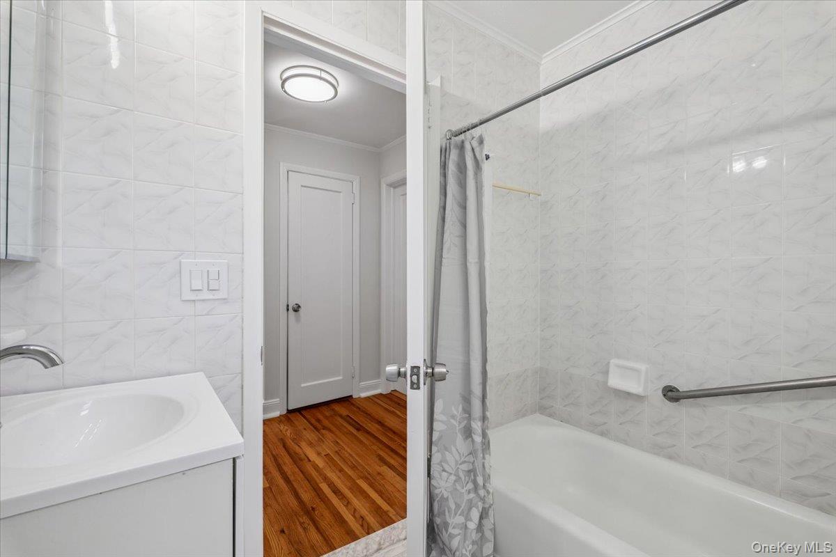 13 Cauldwell Street, Eastchester, NY 10709