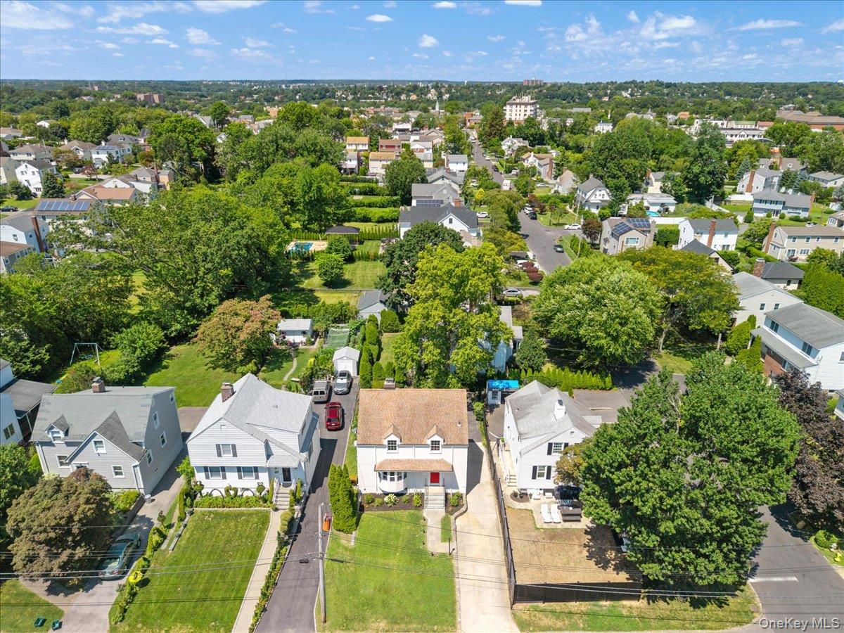 13 Cauldwell Street, Eastchester, NY 10709