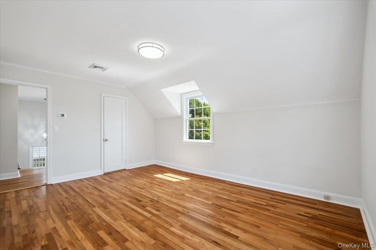 13 Cauldwell Street, Eastchester, NY 10709