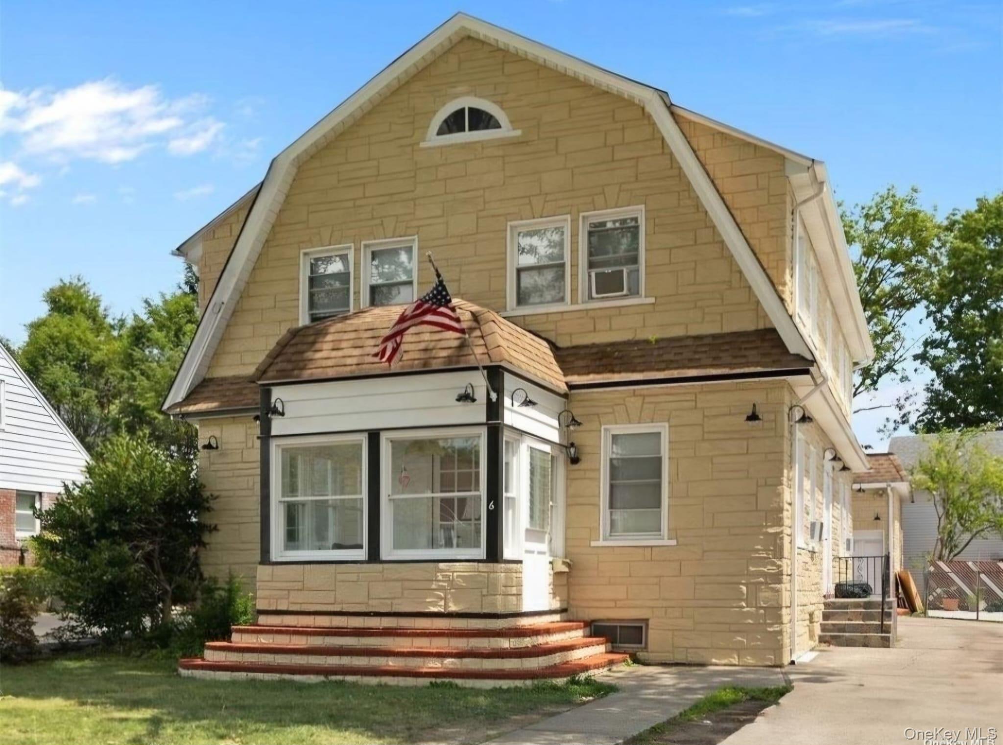 6 Covert Avenue, Garden City, NY 11530