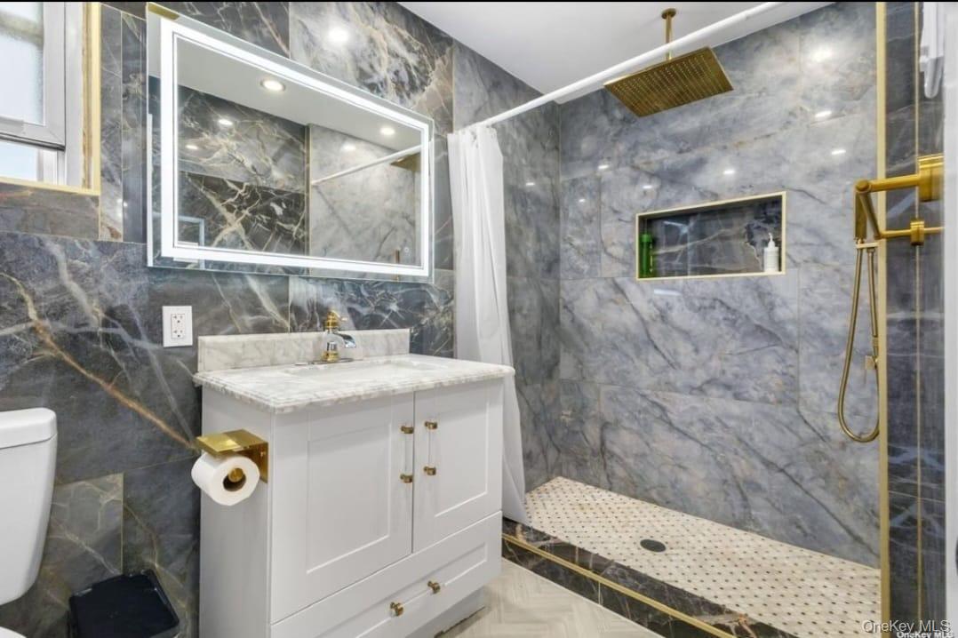 6 Covert Avenue, Garden City, NY 11530