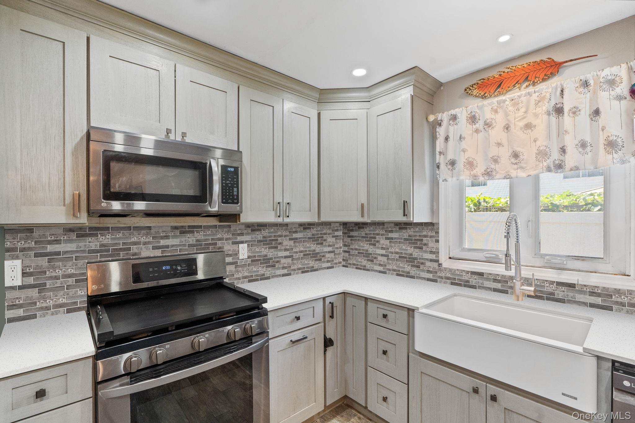 190 W Buchanan Street, Staten Island, NY 10301