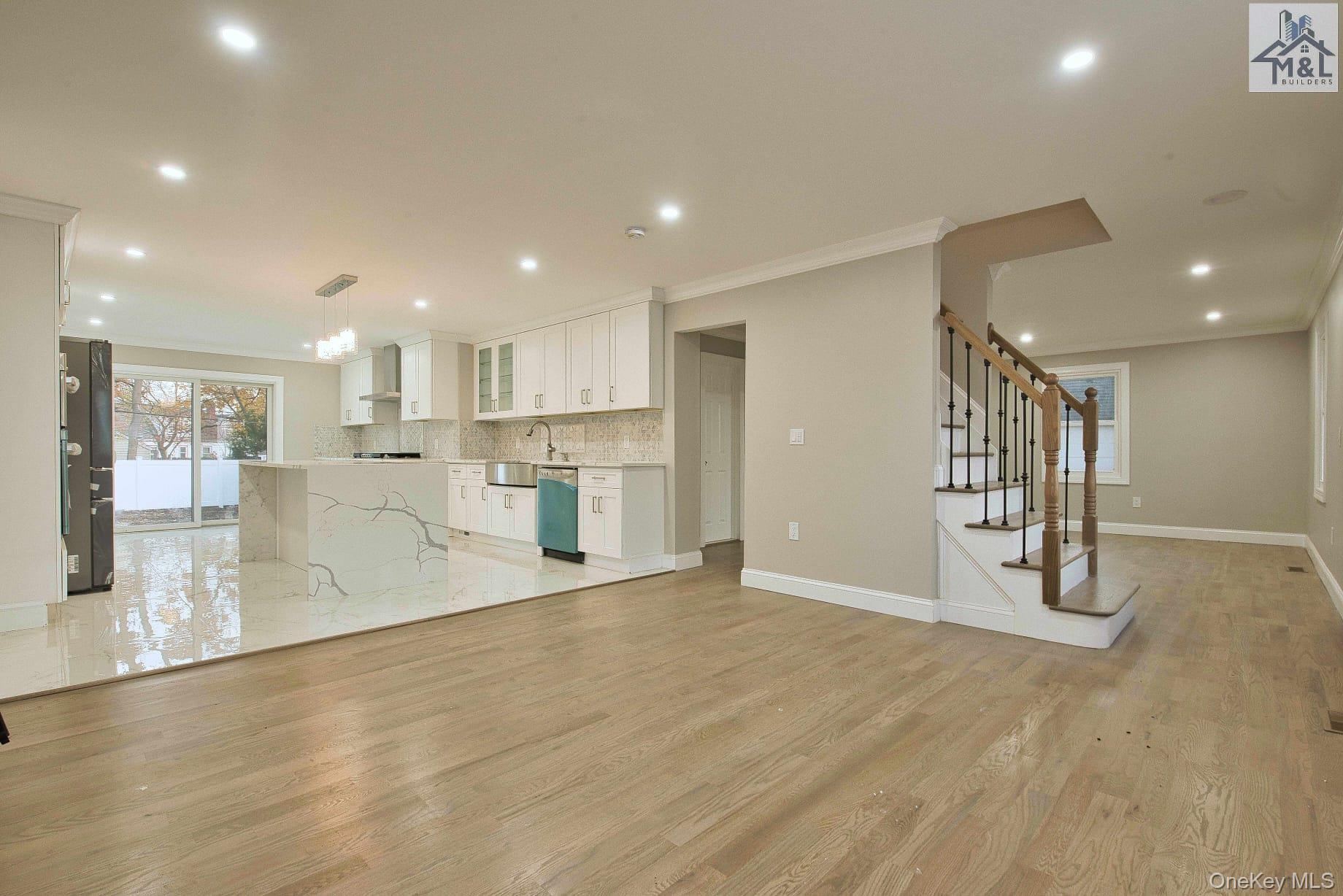 Hicksville, NY 11801