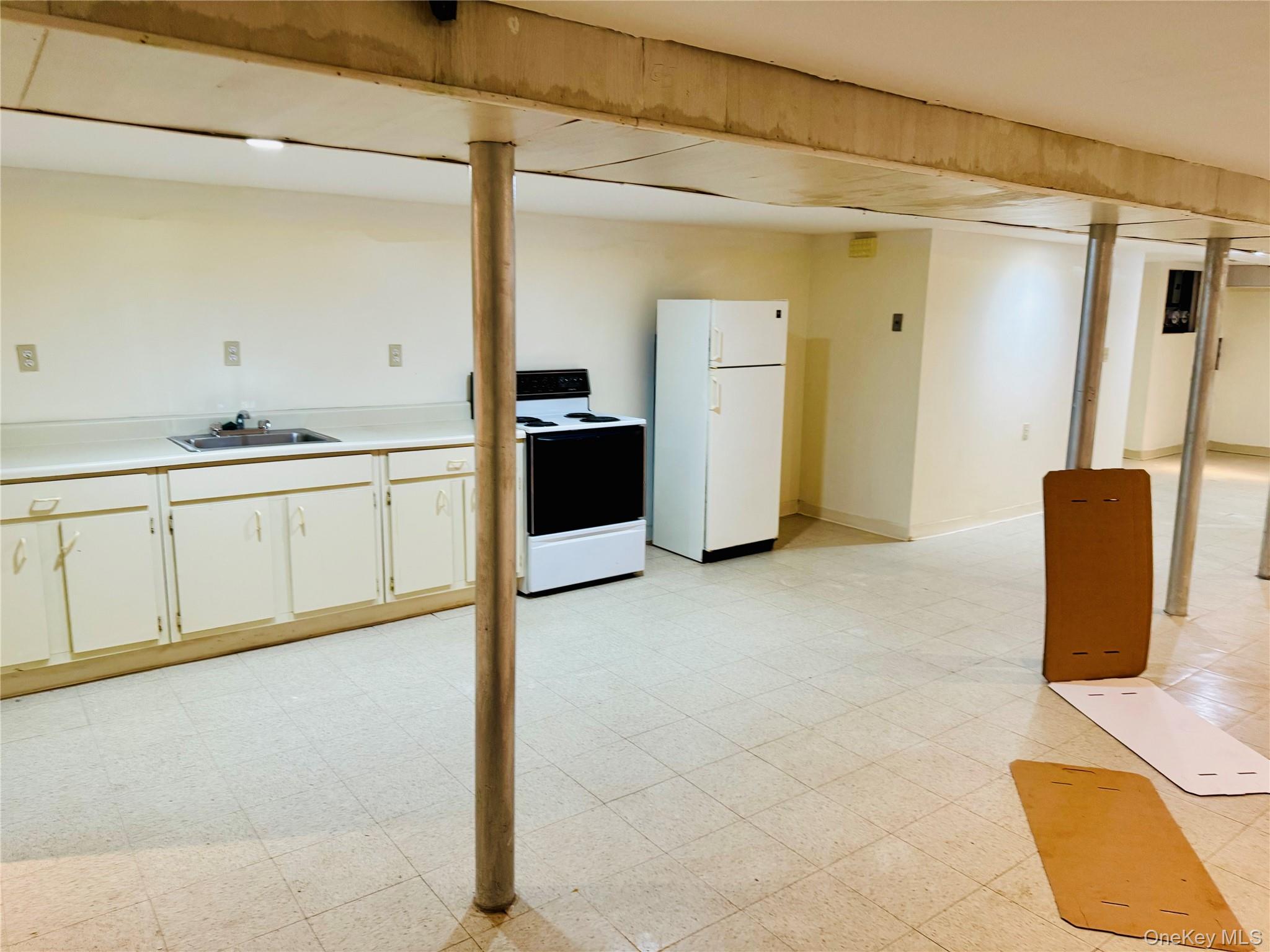 205-13 Hollis Avenue, Hollis, NY 11412