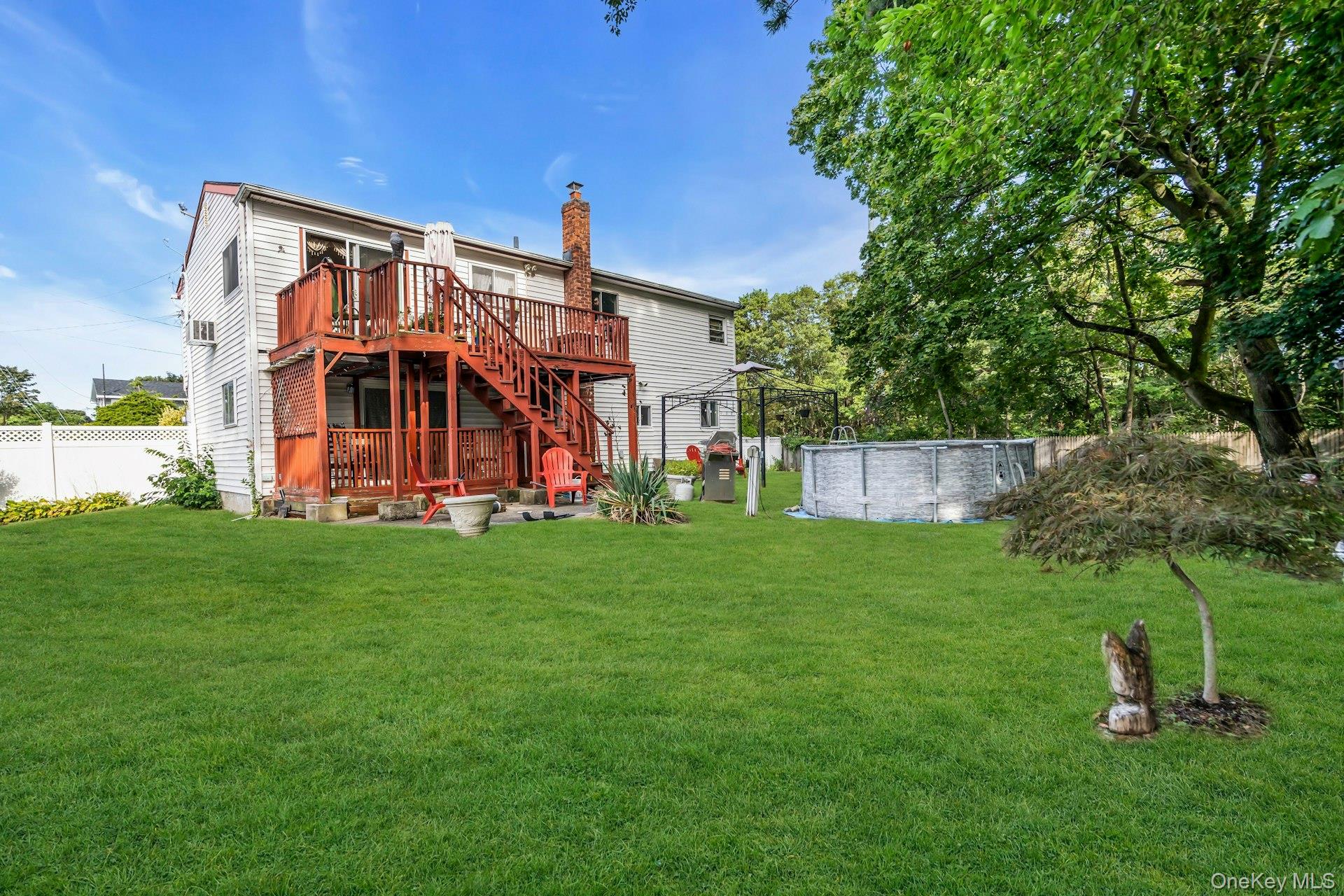 15 Abbey Lane, Bay Shore, NY 11706