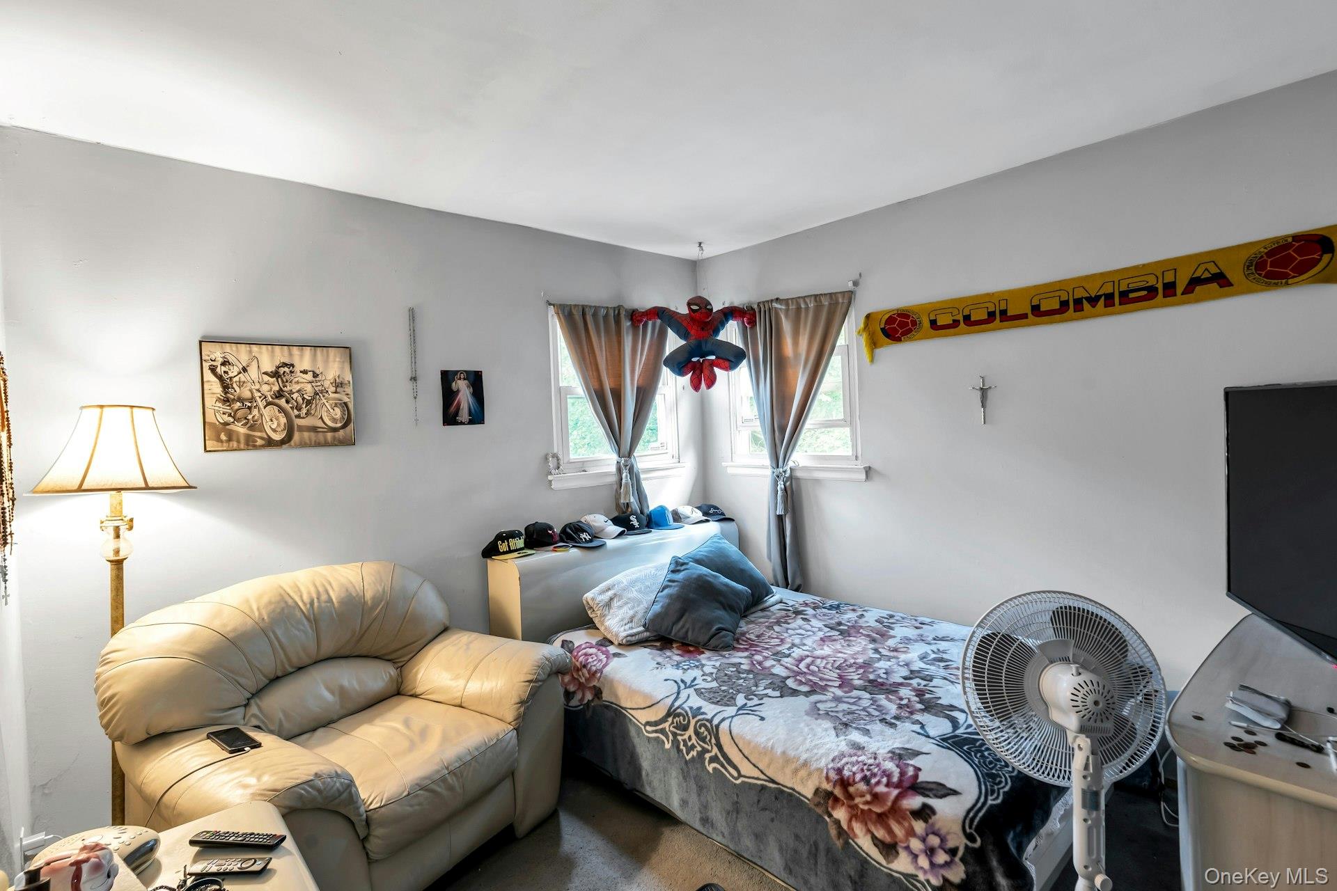 15 Abbey Lane, Bay Shore, NY 11706