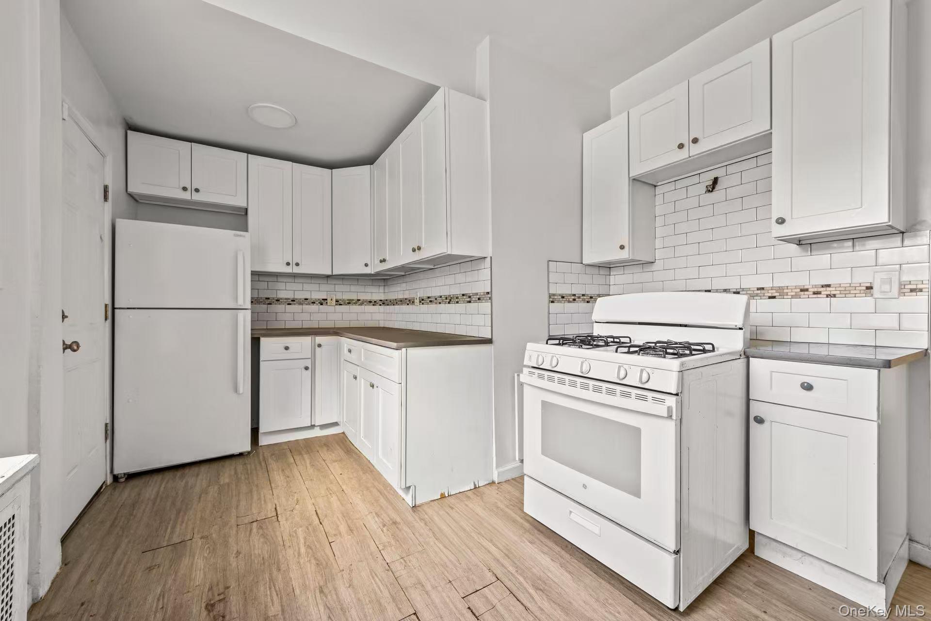 826 E 216 Street, Bronx, NY 10467