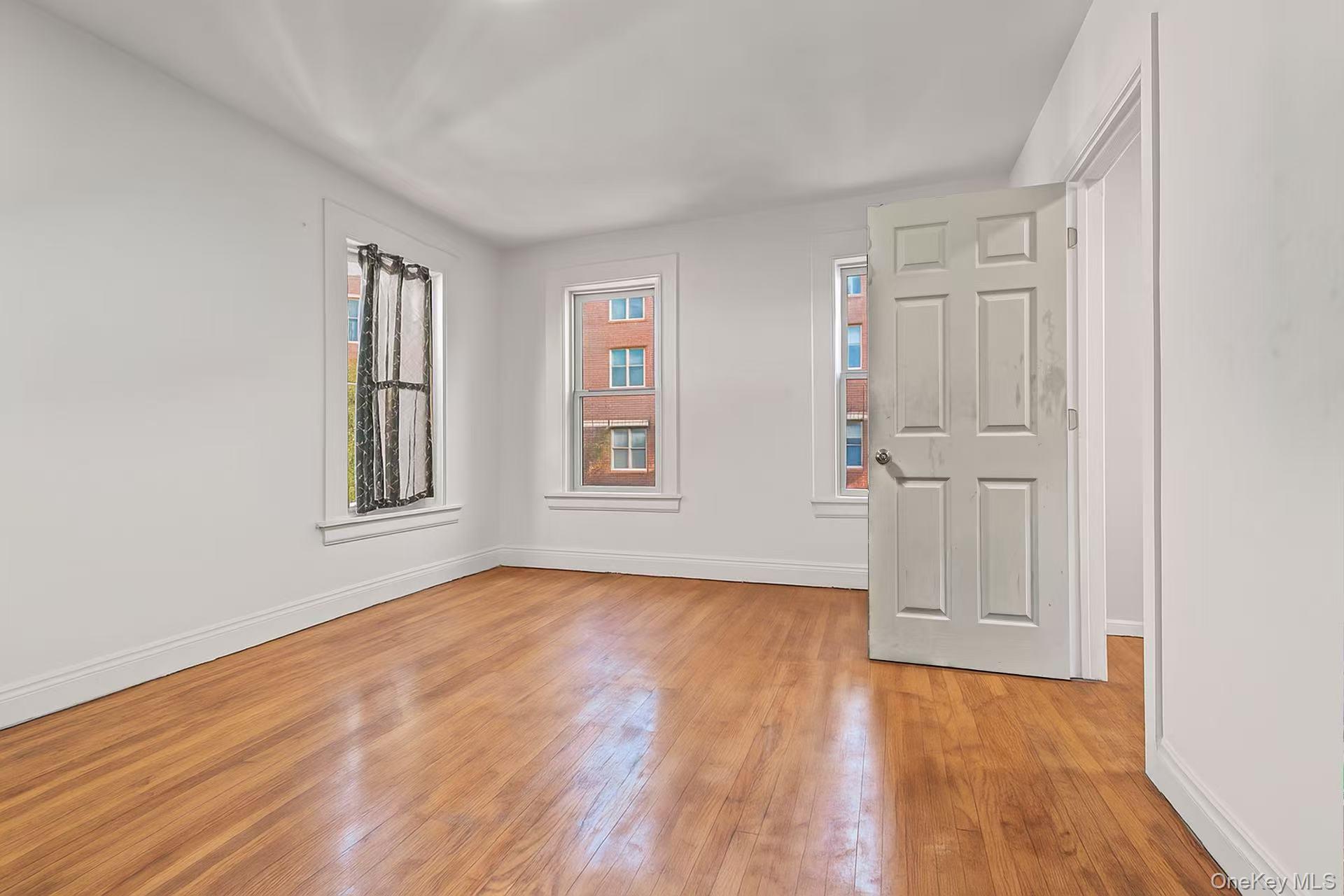 826 E 216 Street, Bronx, NY 10467