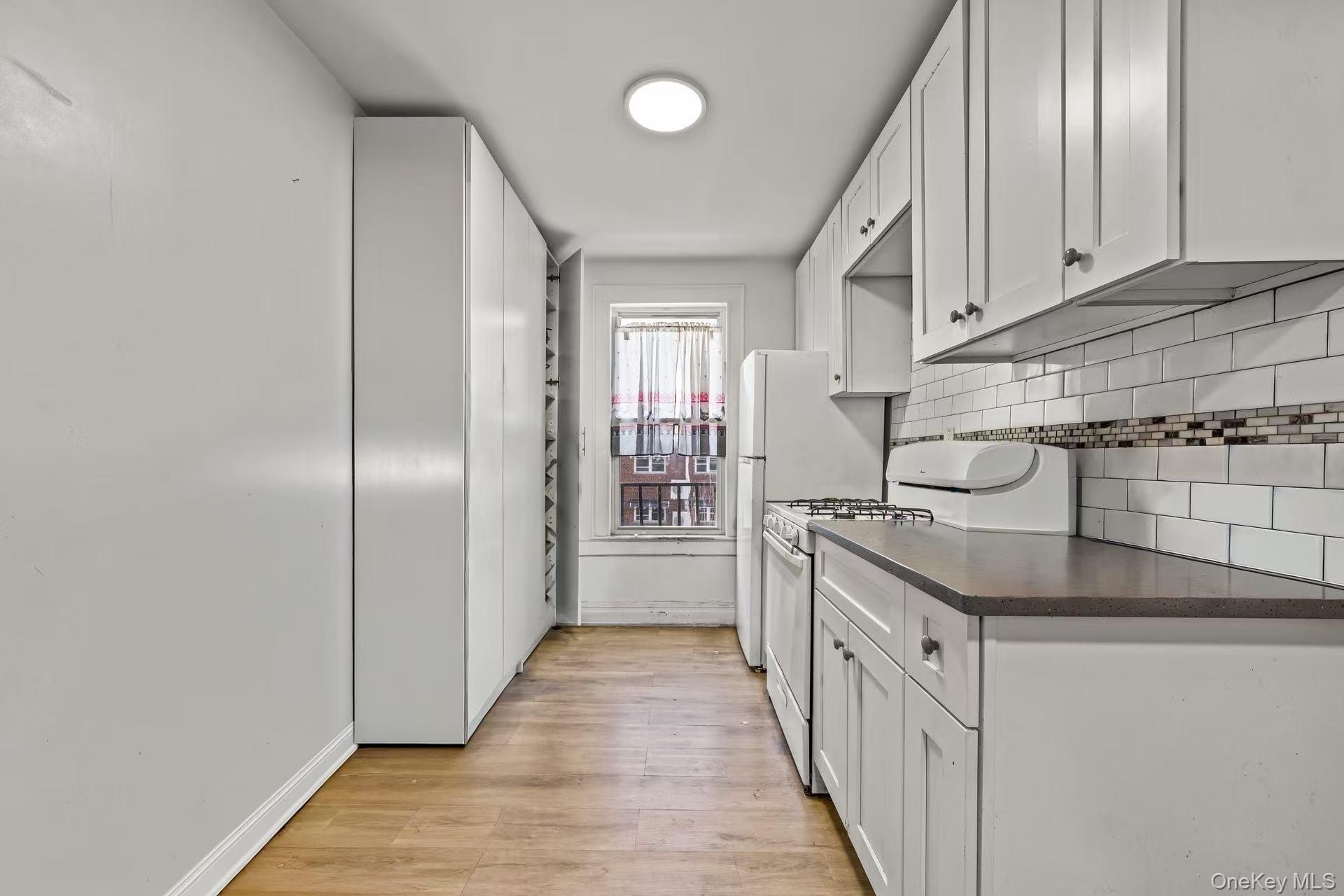 826 E 216 Street, Bronx, NY 10467