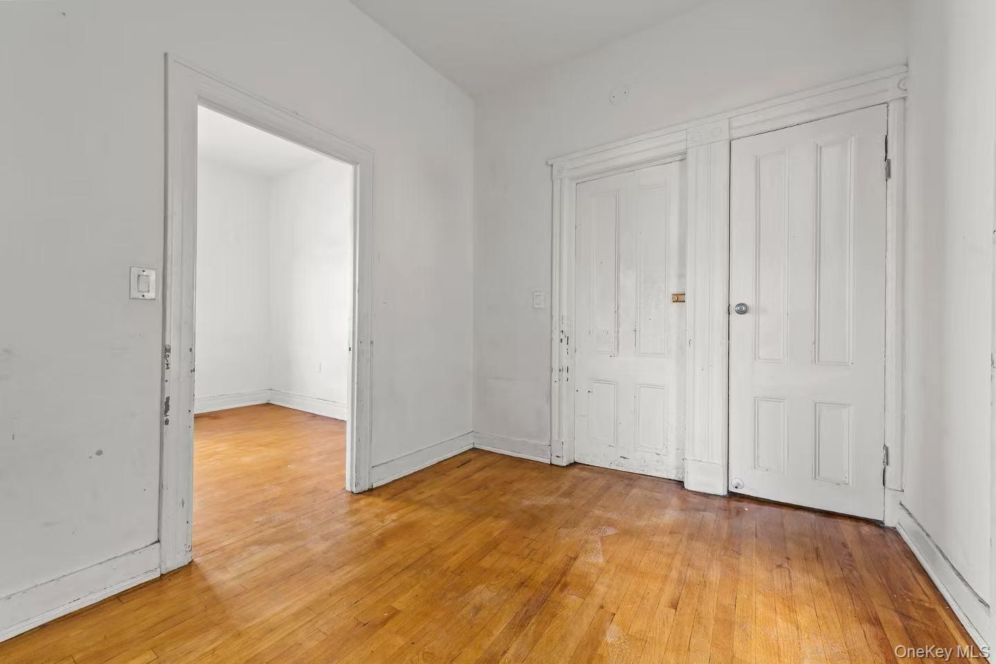 826 E 216 Street, Bronx, NY 10467