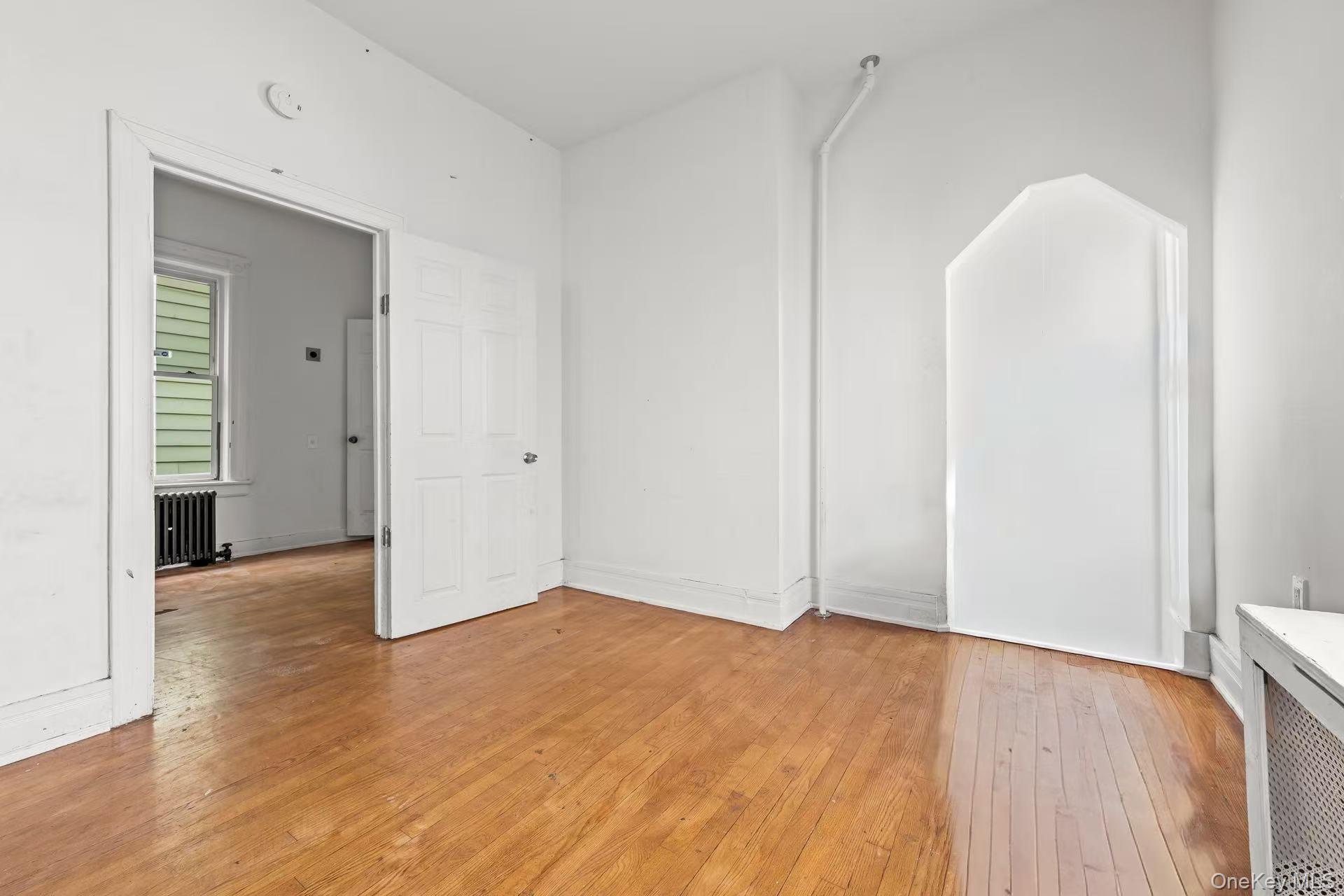 826 E 216 Street, Bronx, NY 10467