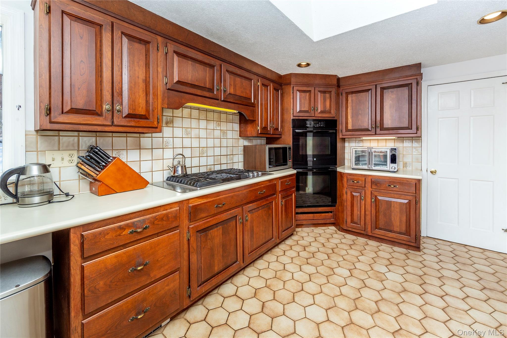 94 S Quaker Hill Road, Pawling, NY 12564