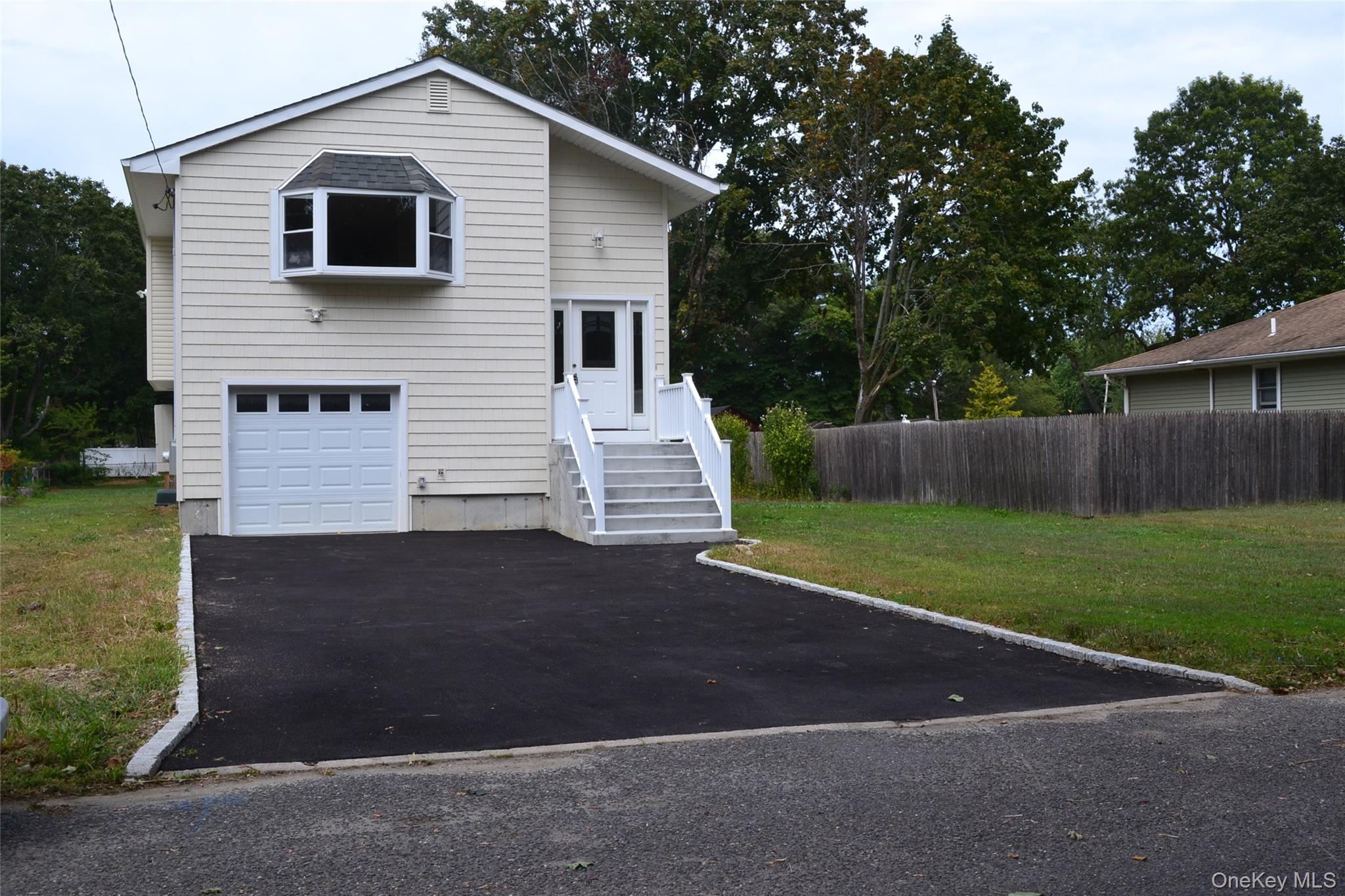 75 Sea Cliff Street, Islip Terrace, NY 11752