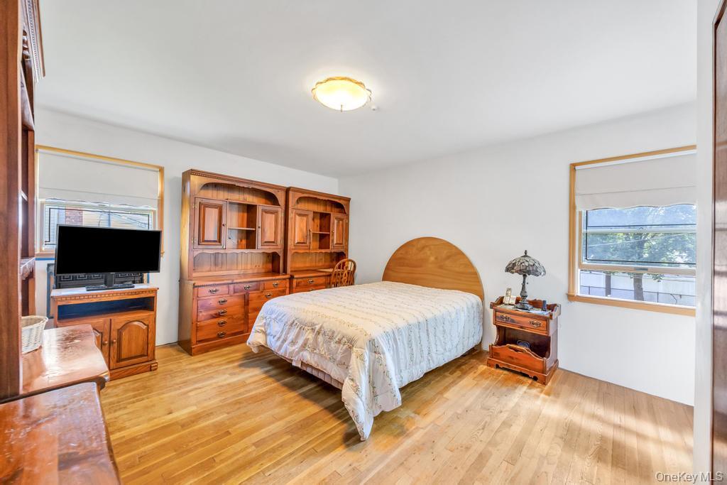 196 Haypath Road, Old Bethpage, NY 11804