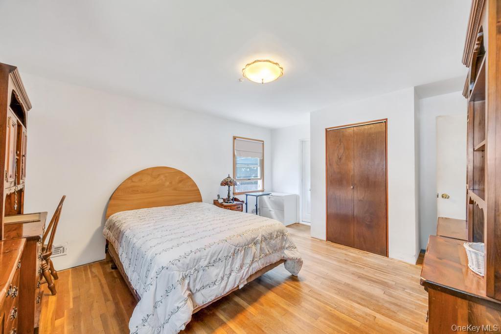 196 Haypath Road, Old Bethpage, NY 11804