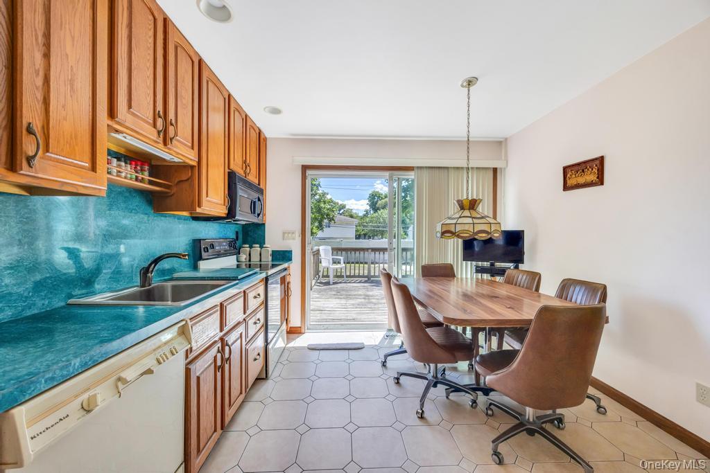 196 Haypath Road, Old Bethpage, NY 11804