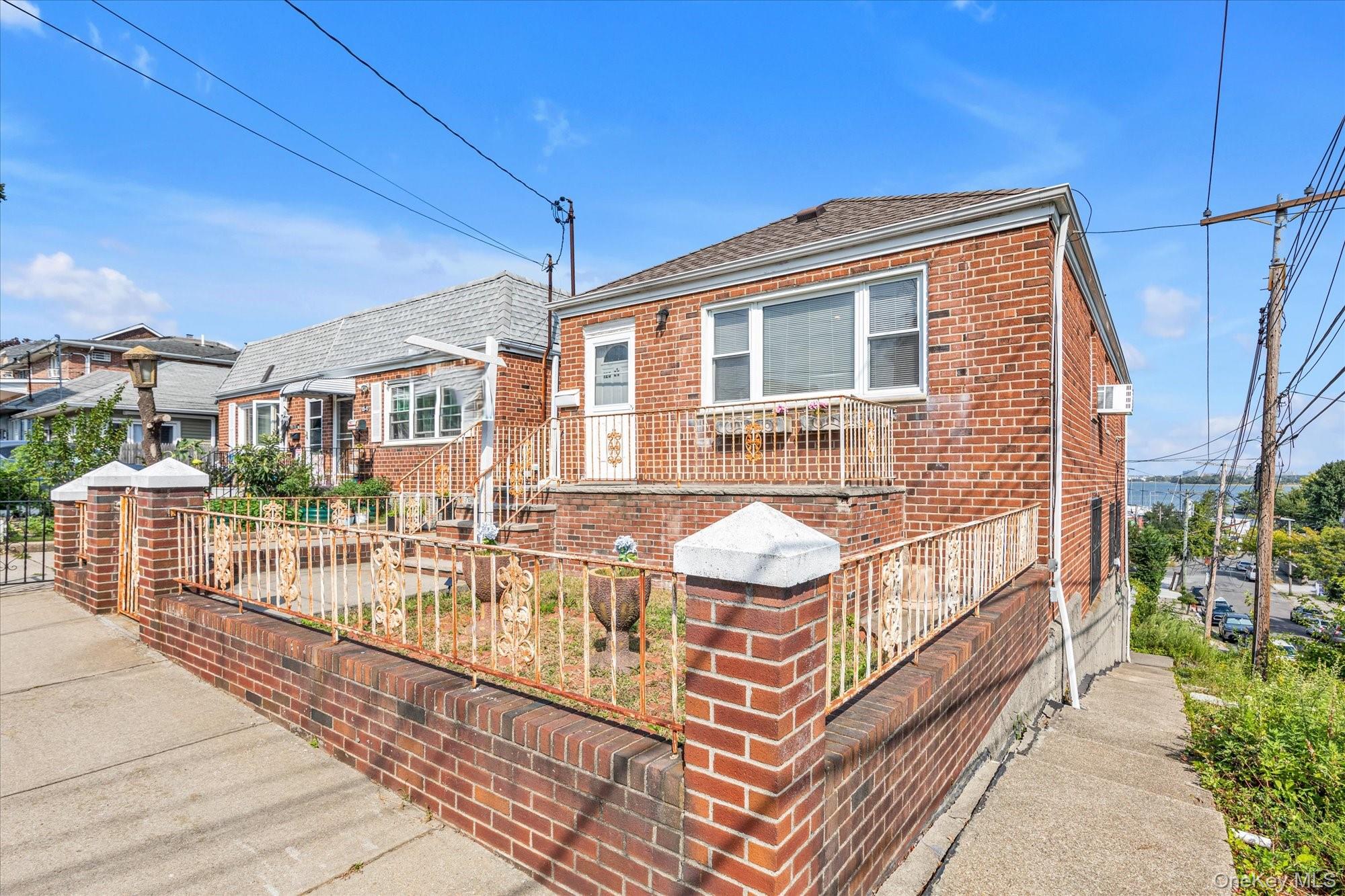 125-21 5 Ave, College Point, NY 11356