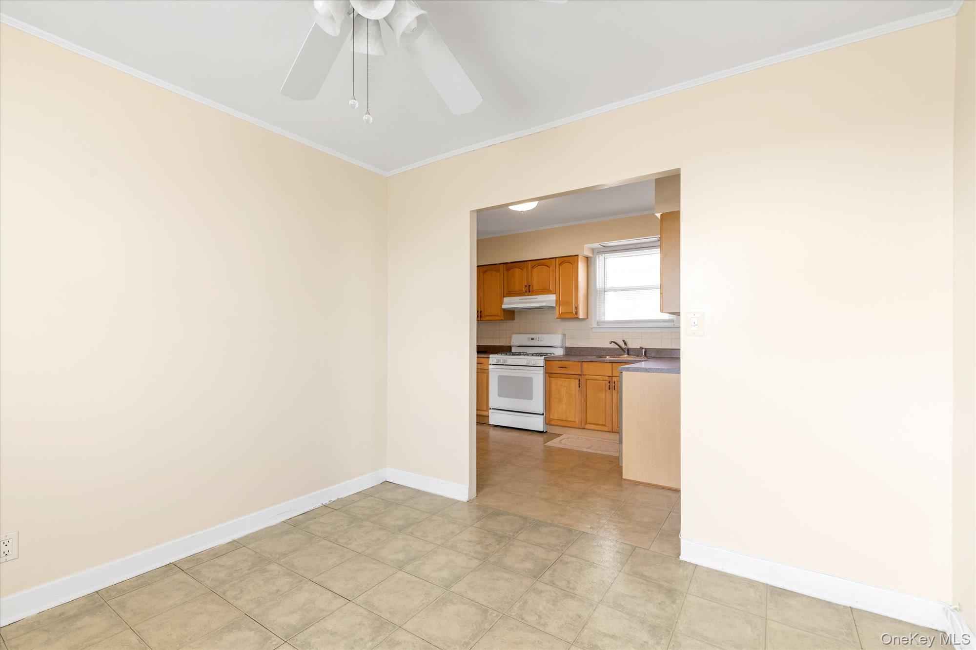 125-21 5 Ave, College Point, NY 11356