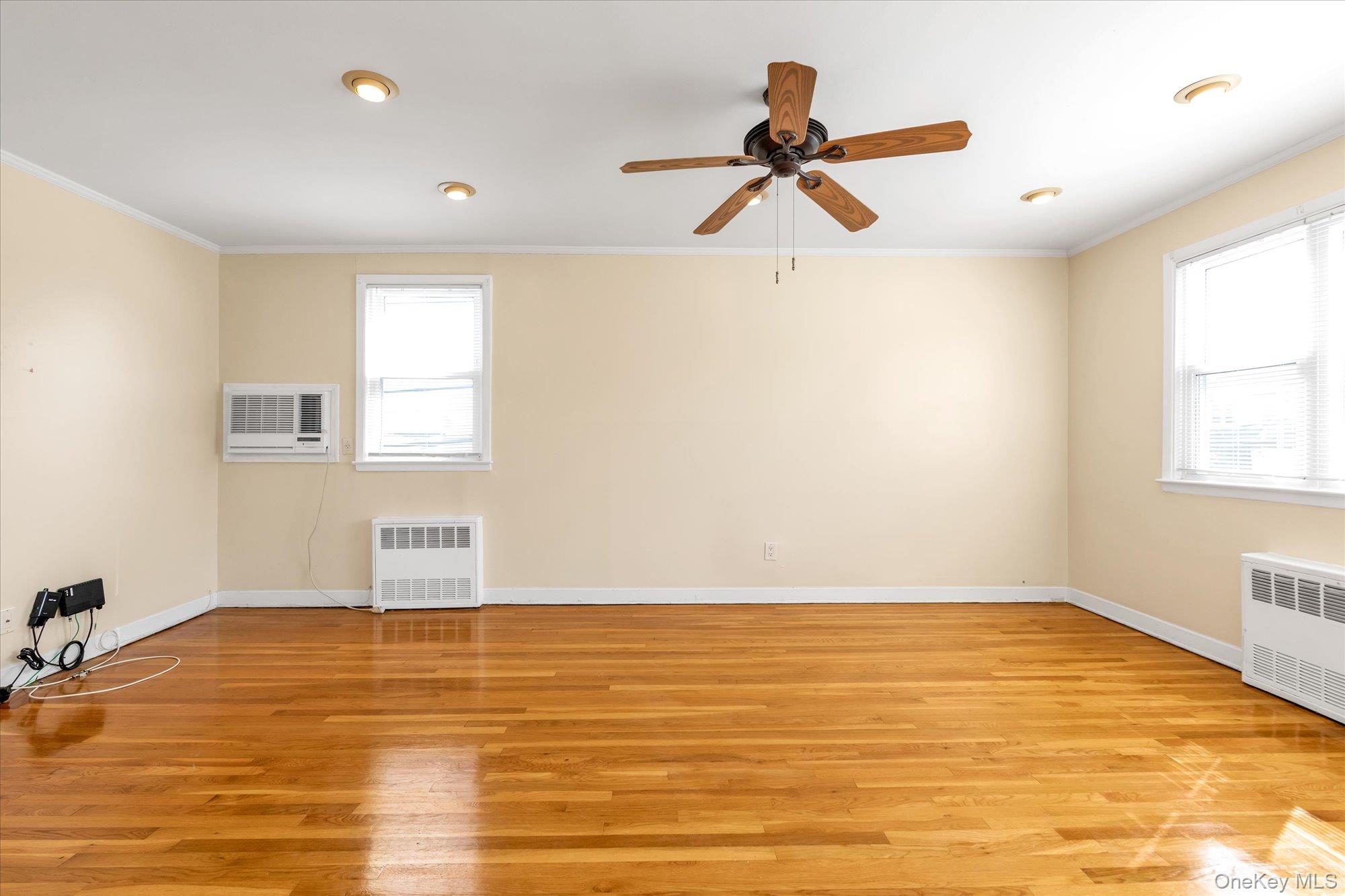 125-21 5 Ave, College Point, NY 11356